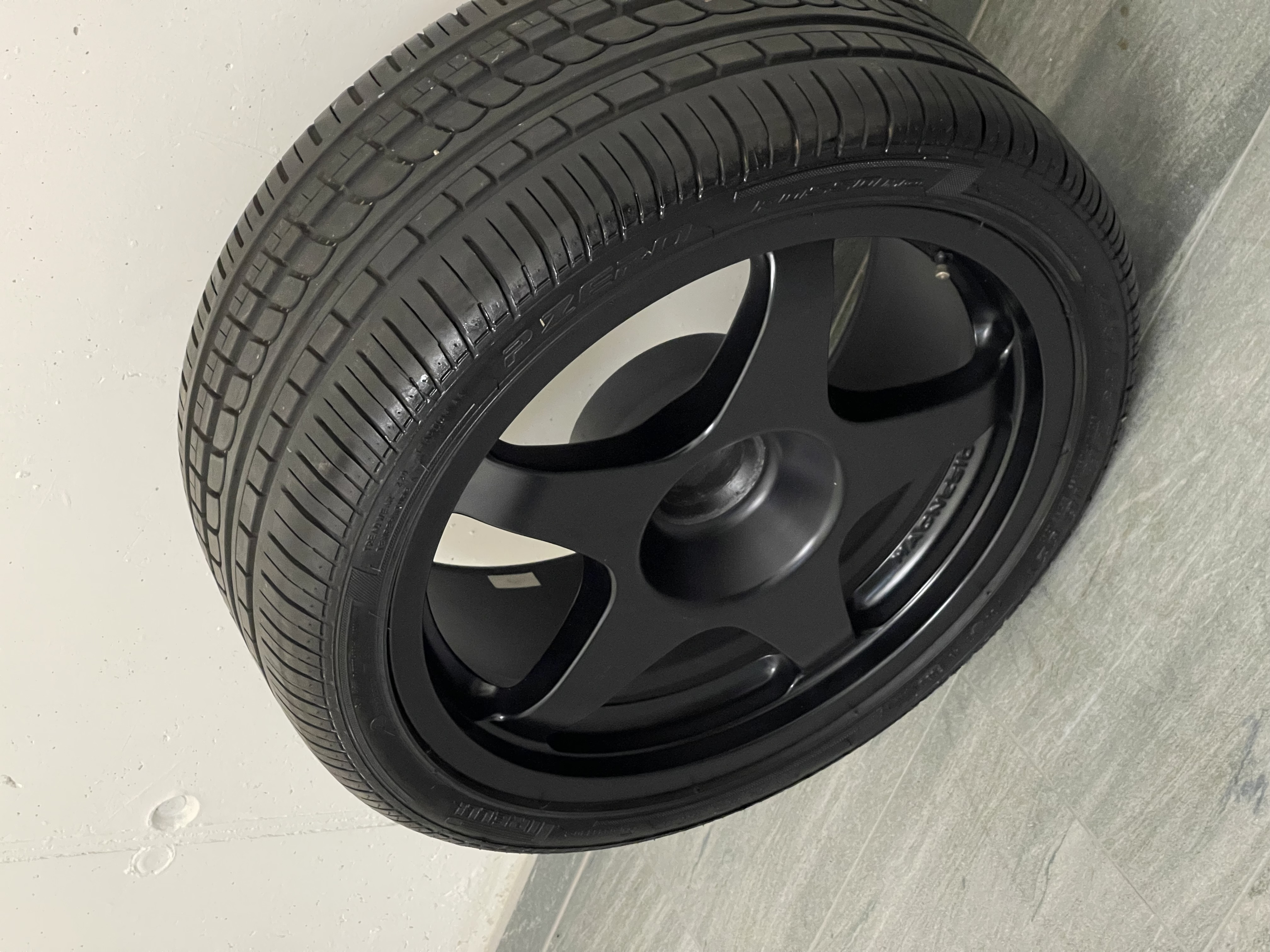 SET OF FERRARI F40 OZ RACING WHEELS AND TYRES