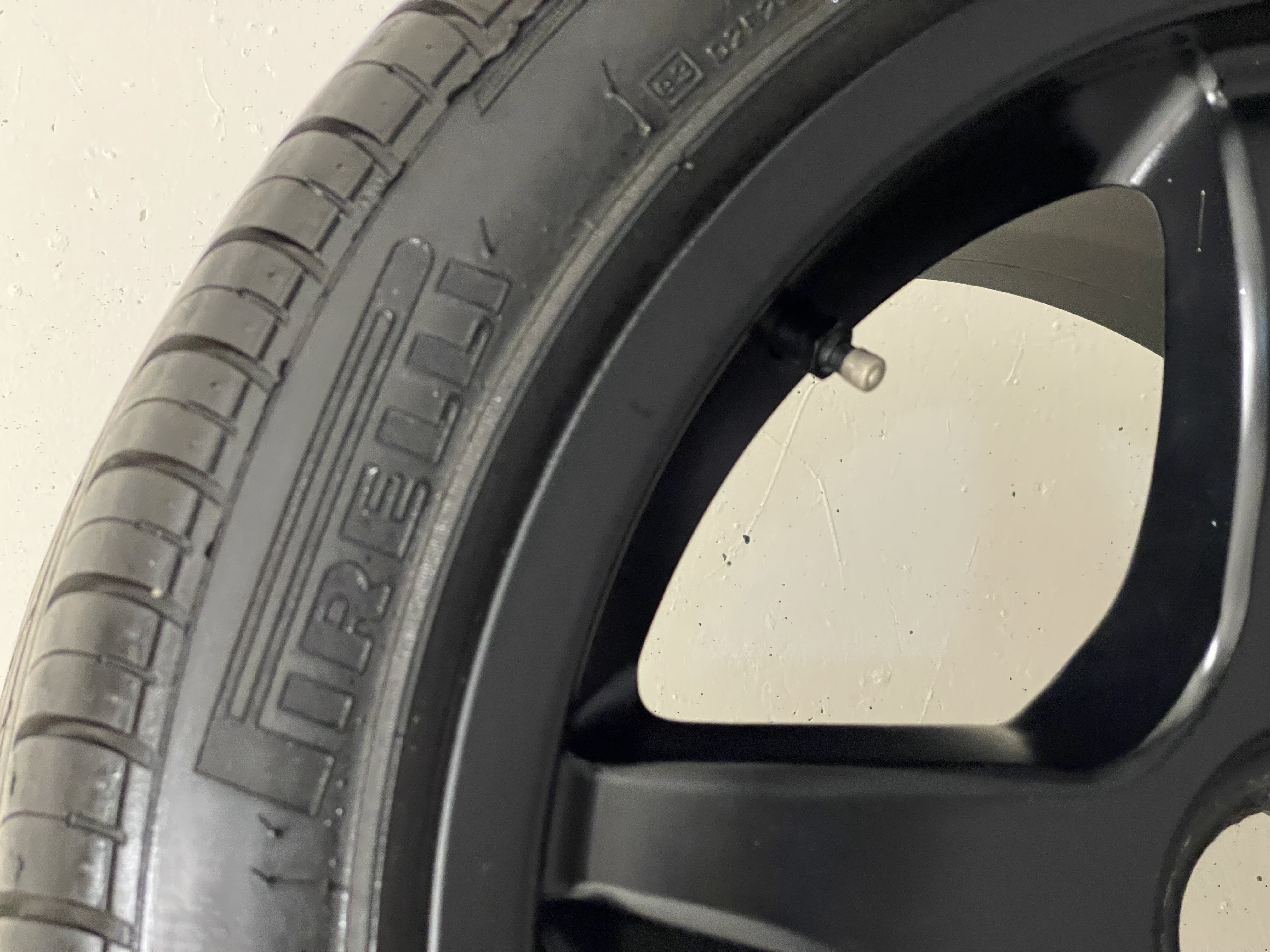 SET OF FERRARI F40 OZ RACING WHEELS AND TYRES