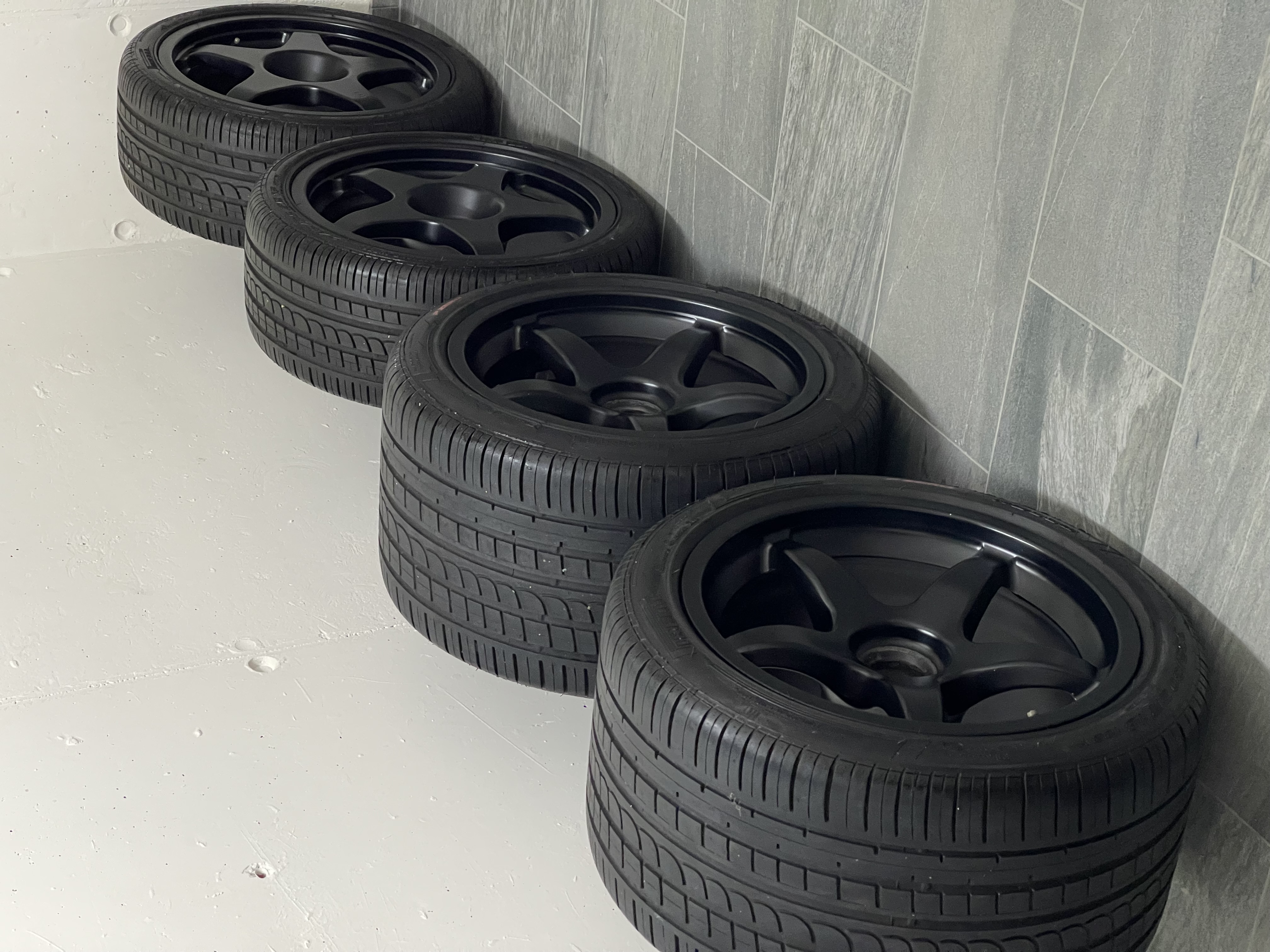 SET OF FERRARI F40 OZ RACING WHEELS AND TYRES