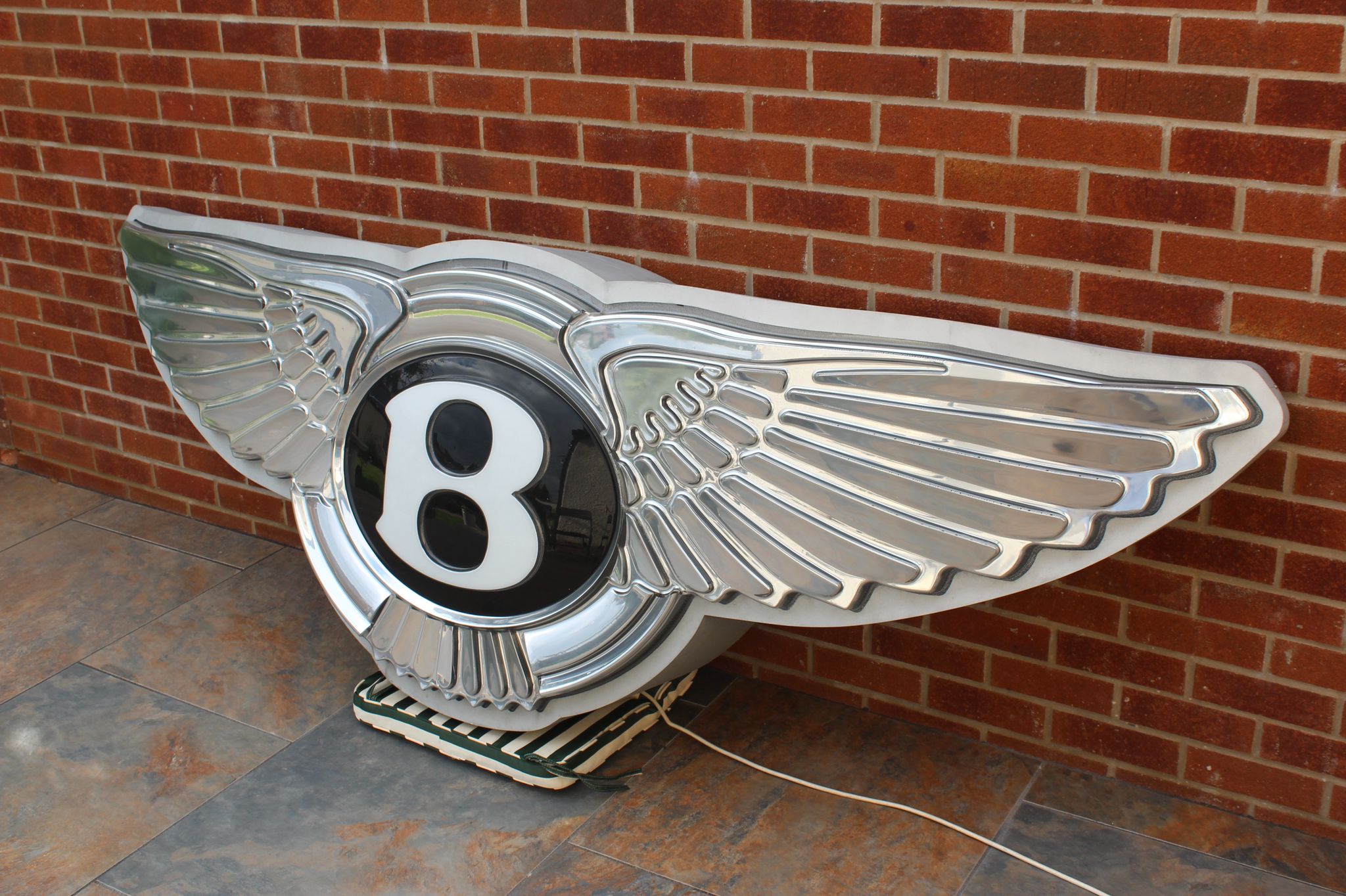 BENTLEY WINGS ILLUMINATED DEALERSHIP SIGN