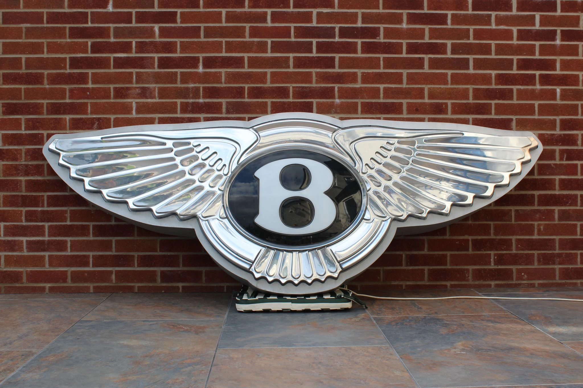 BENTLEY WINGS ILLUMINATED DEALERSHIP SIGN