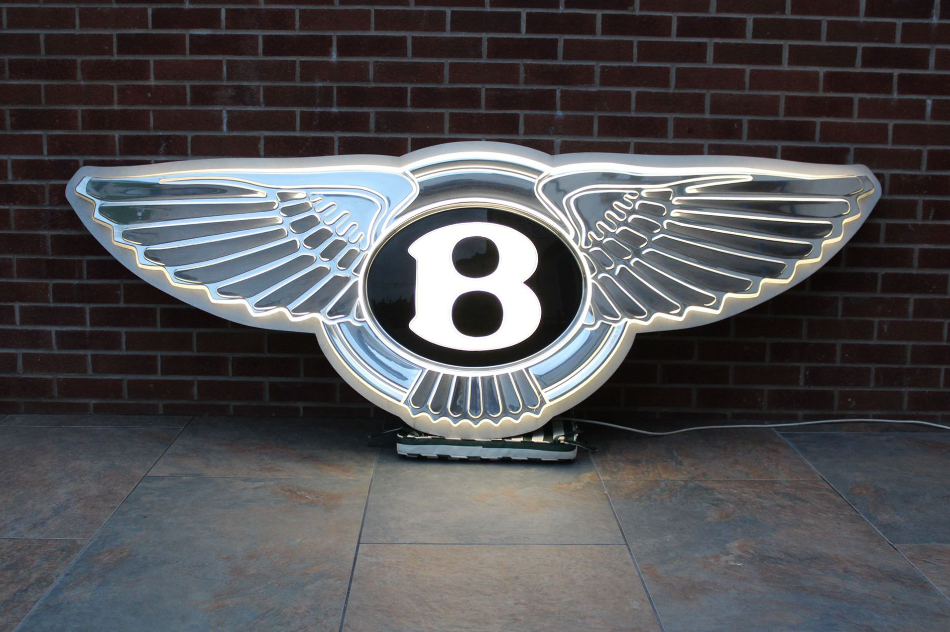 BENTLEY WINGS ILLUMINATED DEALERSHIP SIGN