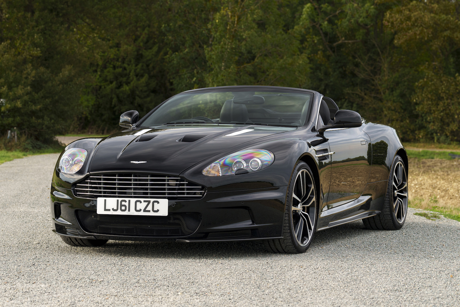 2011 ASTON MARTIN DBS VOLANTE - CARBON BLACK EDITION