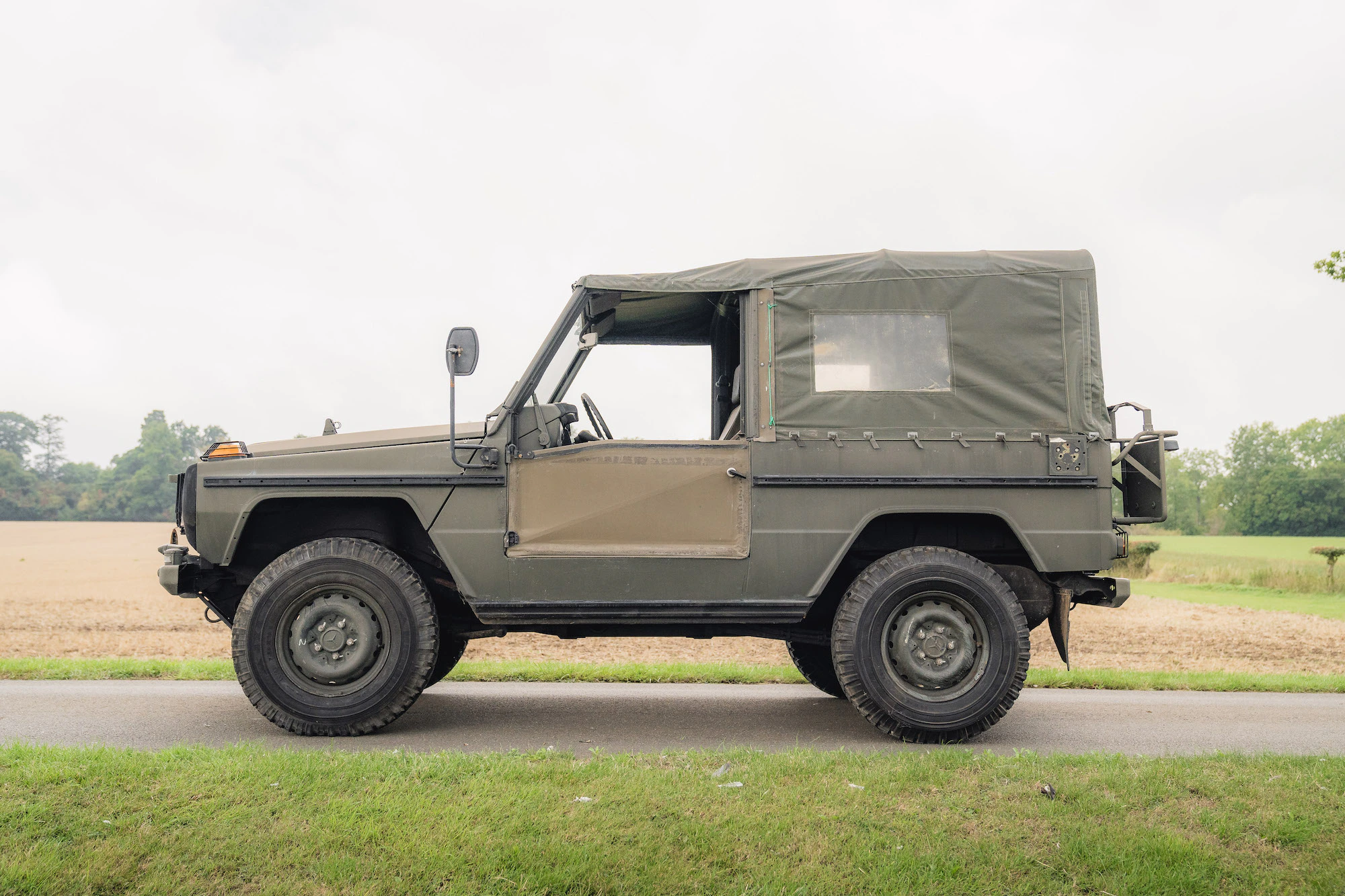 1990 MERCEDES-BENZ (W461) 240GD WOLF