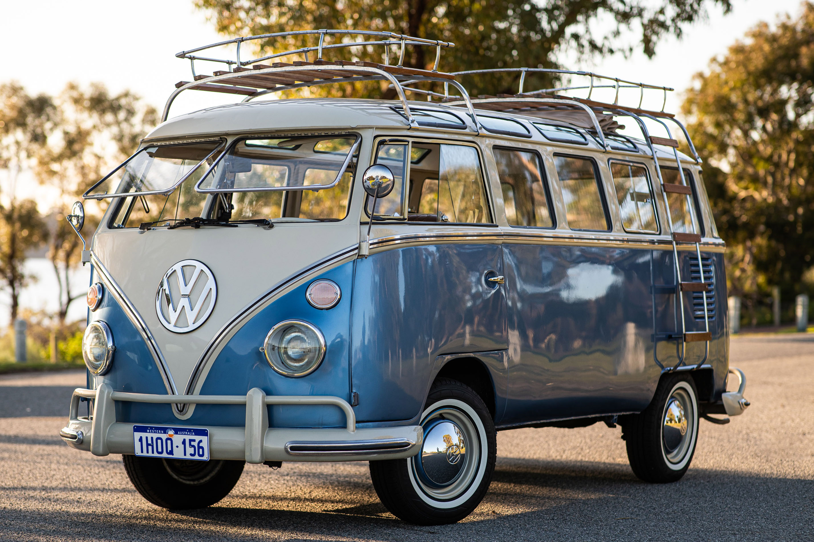 1973 VOLKSWAGEN T1 15-WINDOW SPLITSCREEN