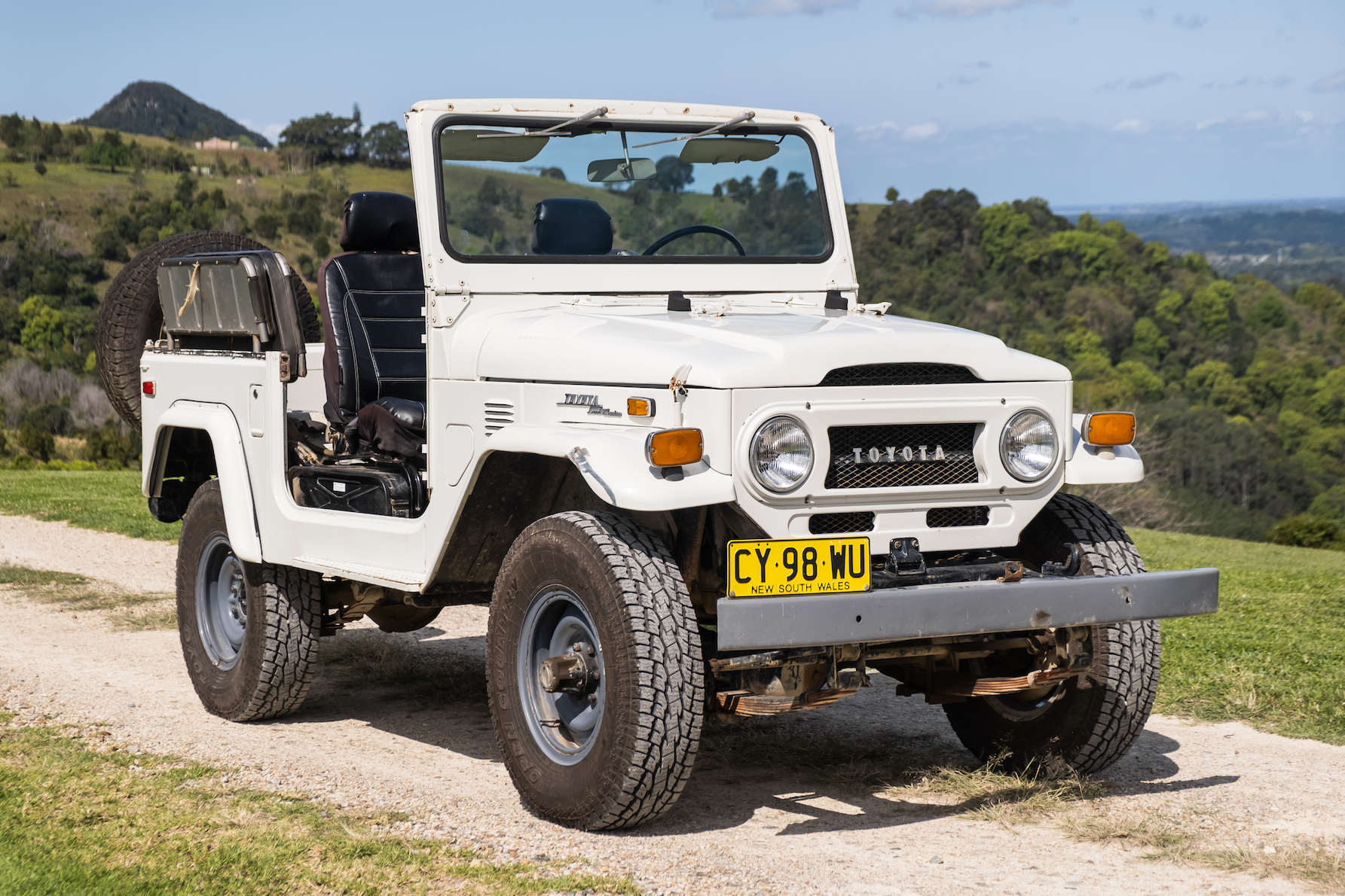 1973 TOYOTA FJ40 LAND CRUISER