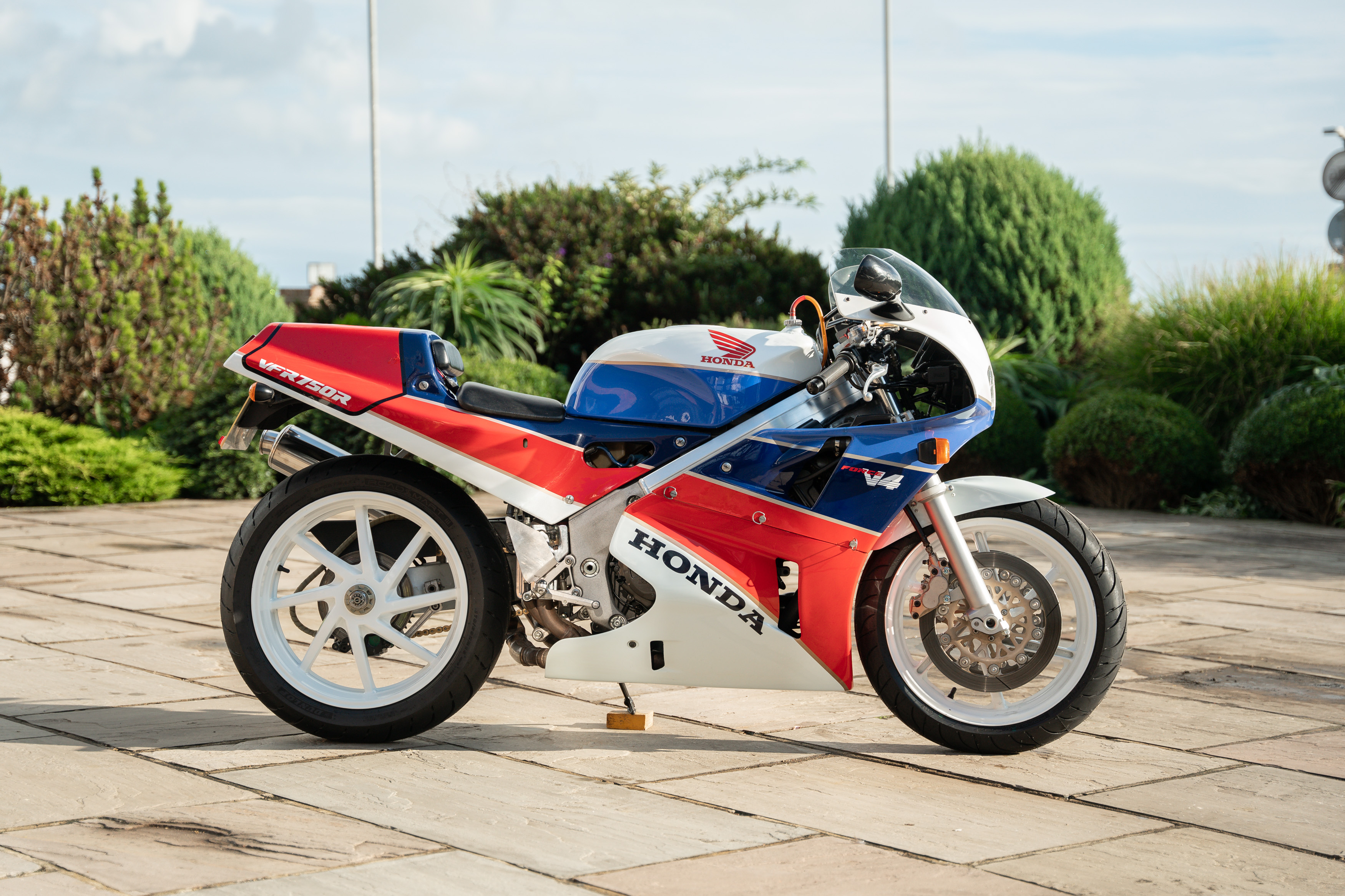 1988 HONDA VFR-750R RC30