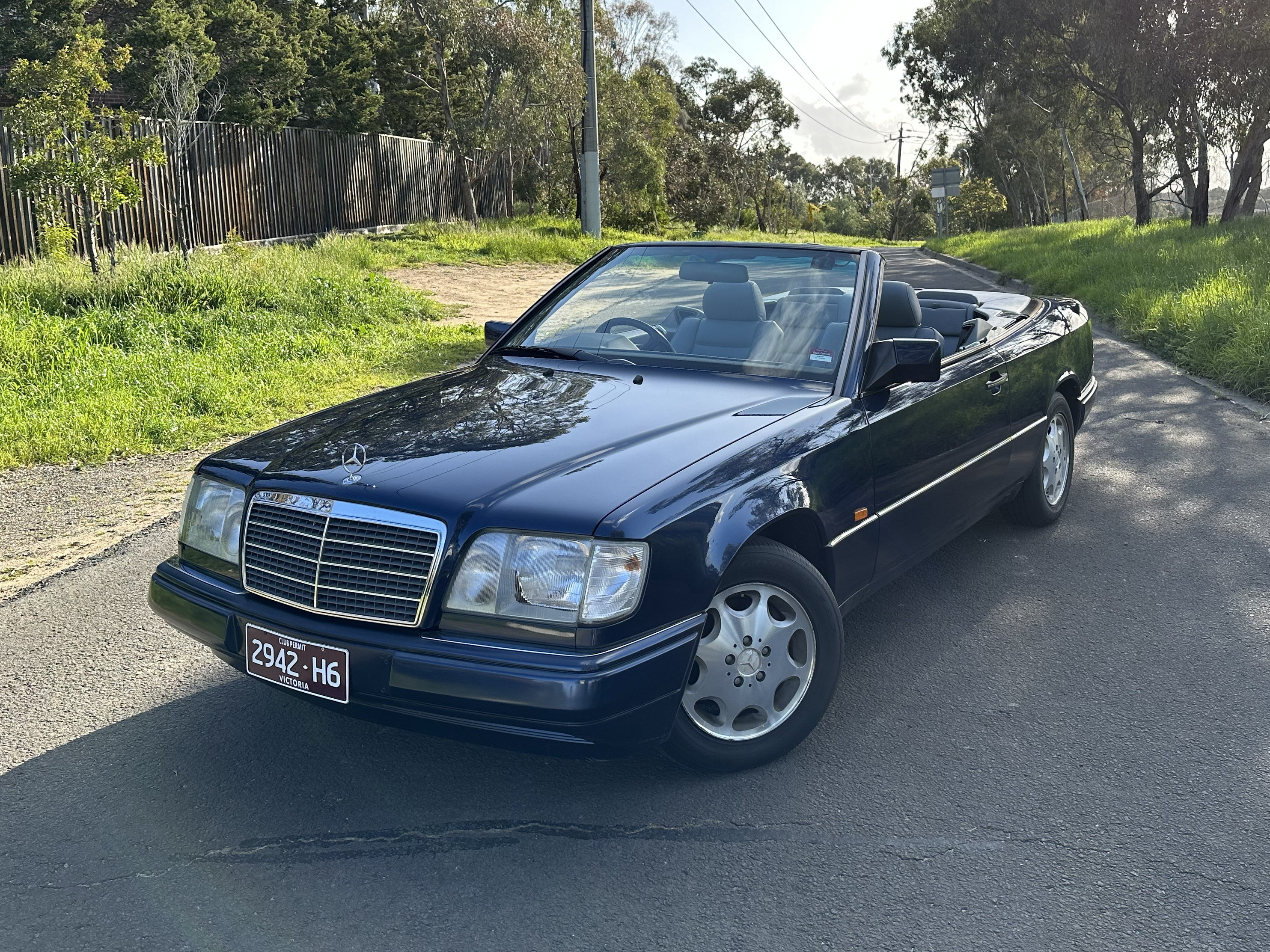 1994 MERCEDES-BENZ (W124) E220 CABRIOLET