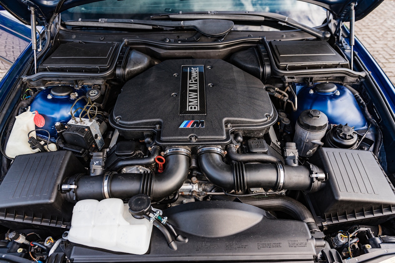 Classic - Deep BMW E39 M5 on SSR Koenig rims