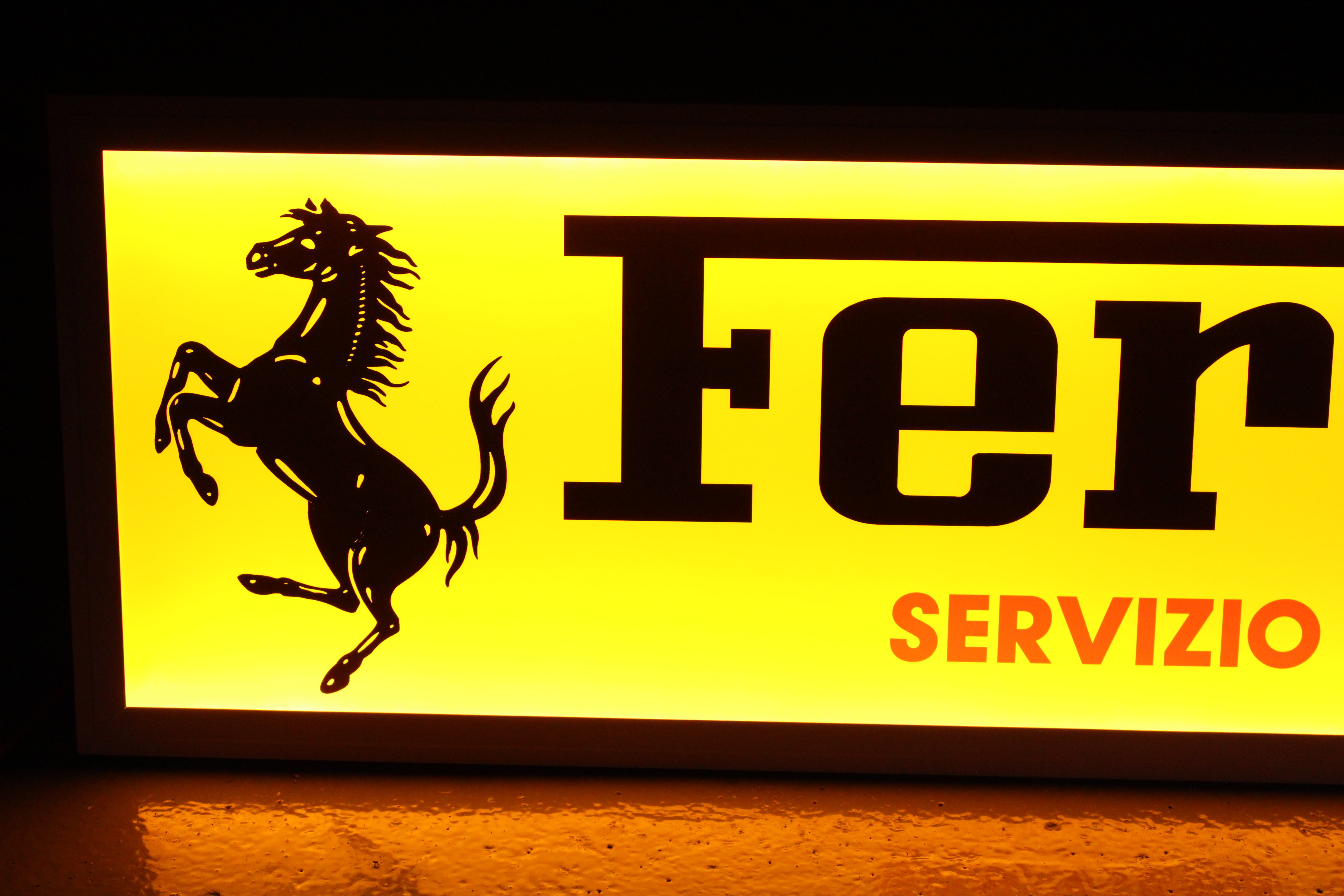FERRARI SERVIZIO ASSISTENZA ILLUMINATED SIGN