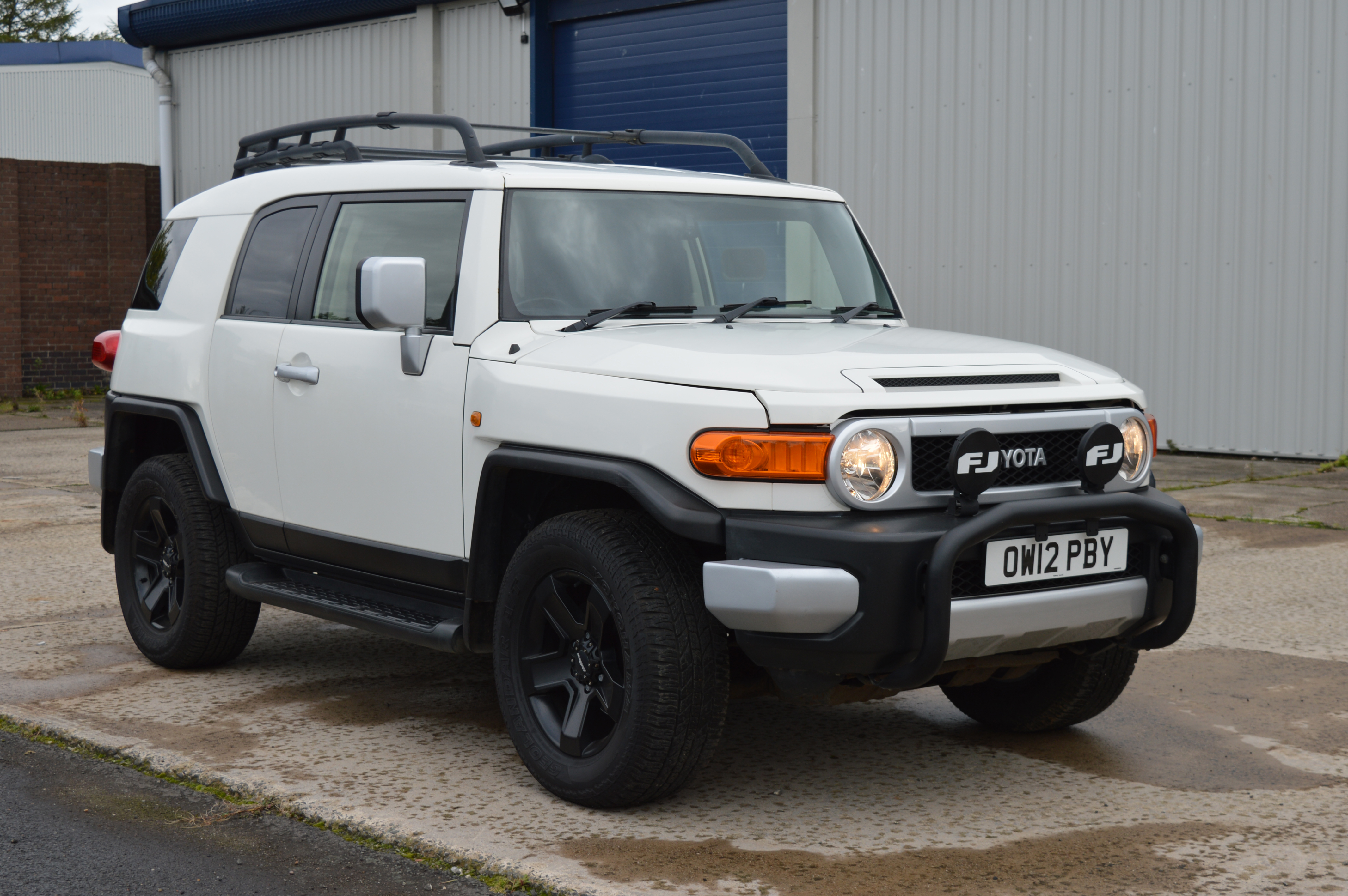 2012 TOYOTA FJ CRUISER