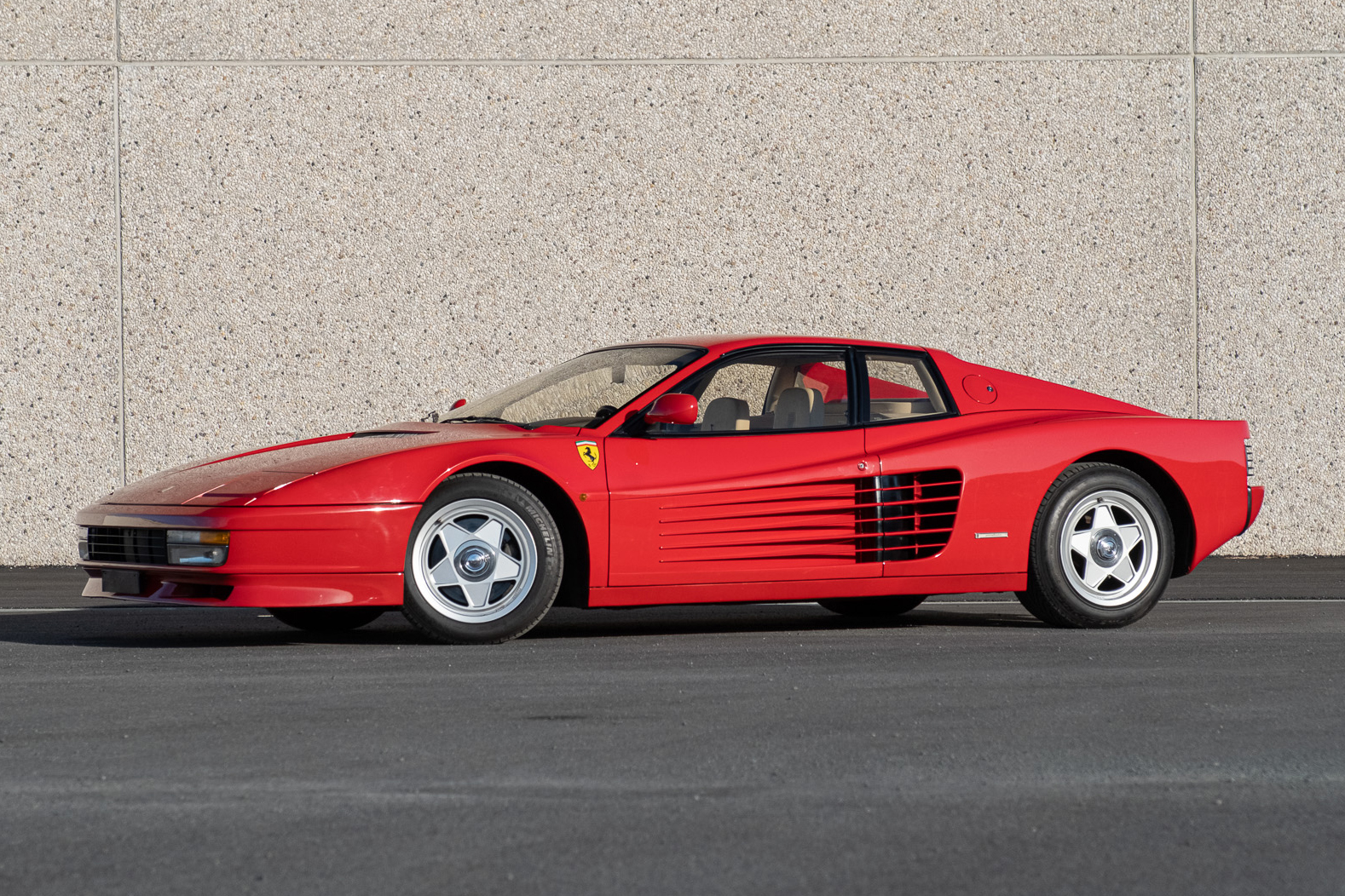 1987 FERRARI TESTAROSSA MONODADO