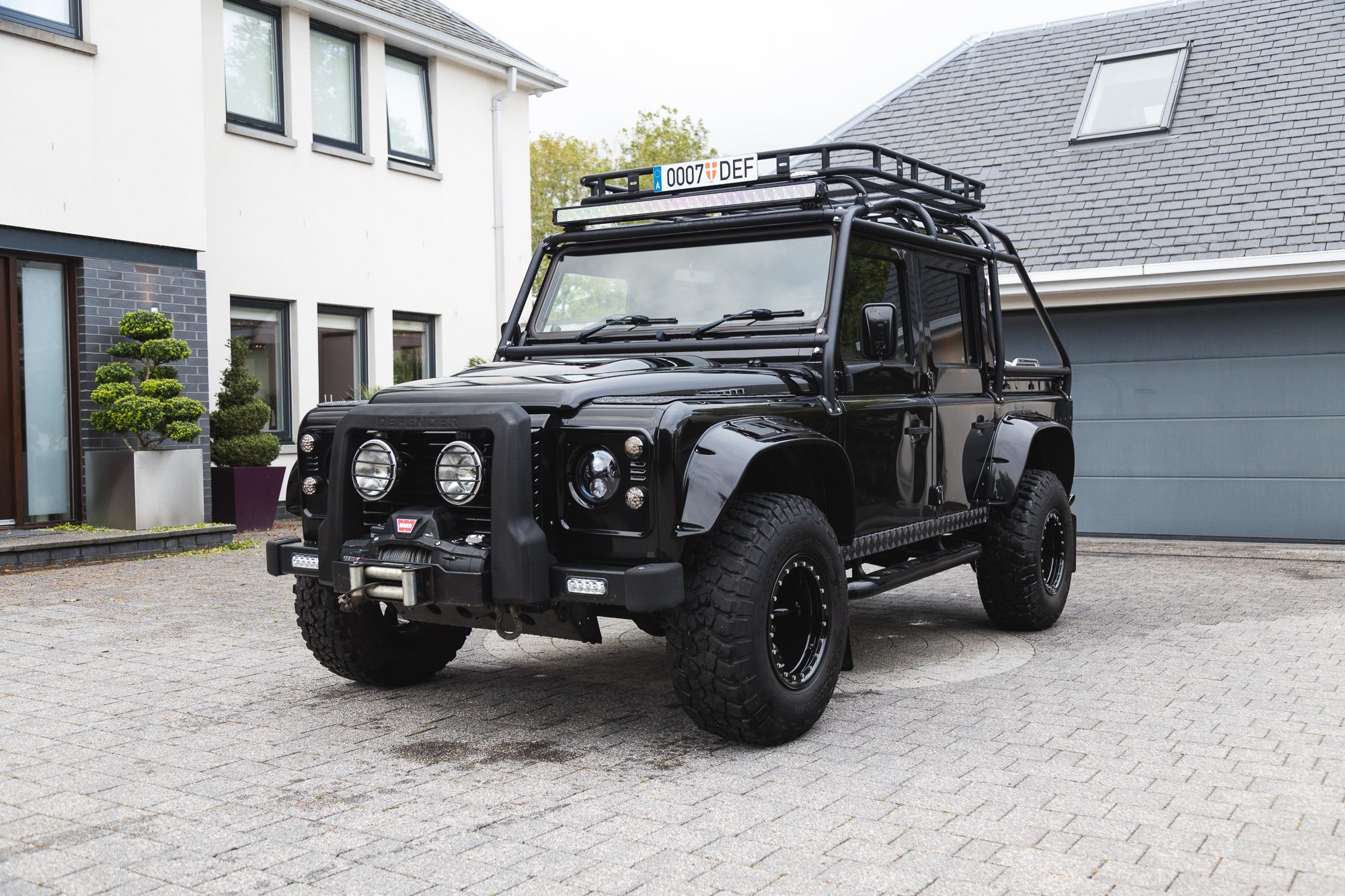 2013 LAND ROVER DEFENDER 110 XS - SPECTRE EVOCATION