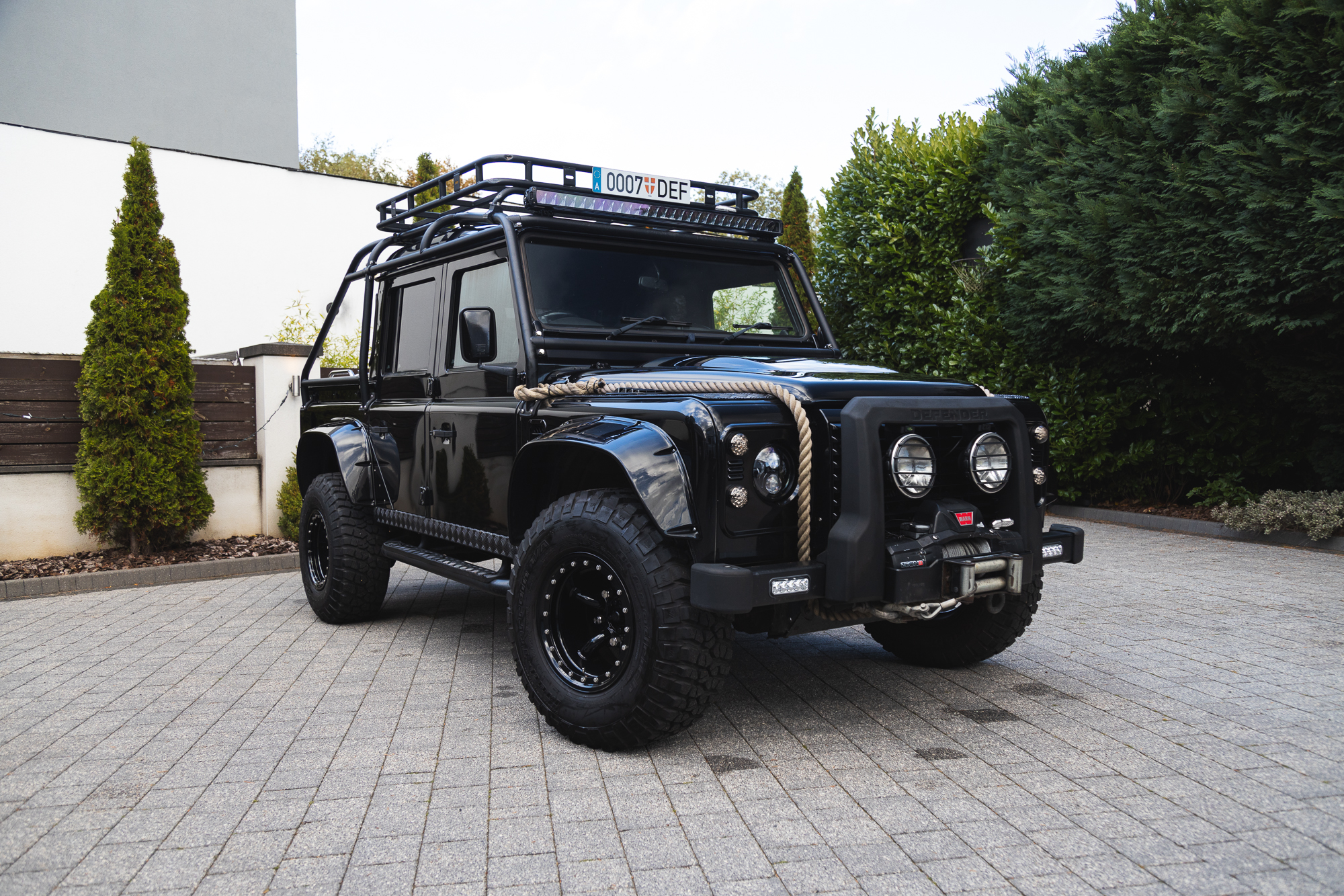 2013 LAND ROVER DEFENDER 110 XS - SPECTRE EVOCATION