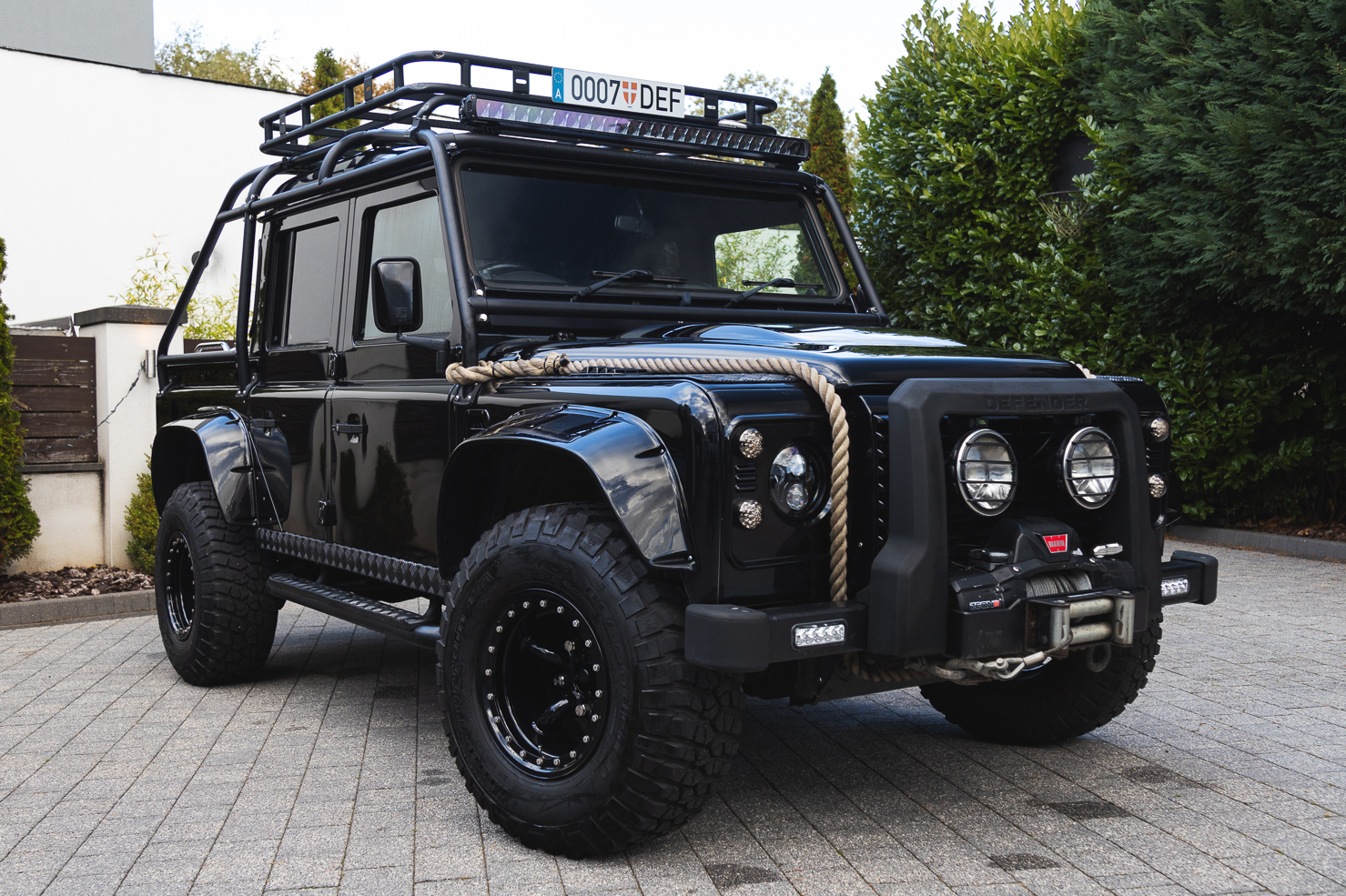 2013 LAND ROVER DEFENDER 110 XS - SPECTRE EVOCATION