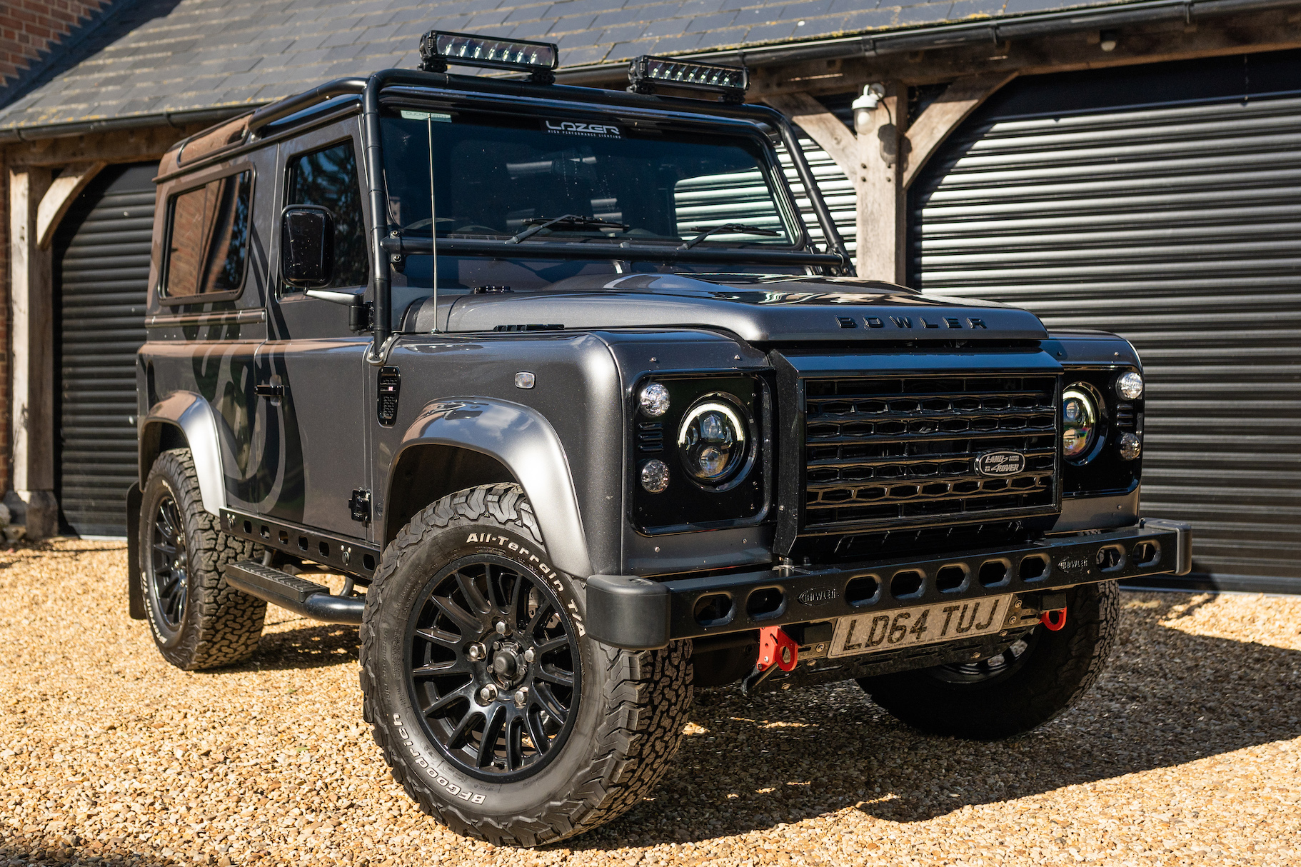 2014 LAND ROVER DEFENDER 90 XS STATION WAGON - 'BOWLER'