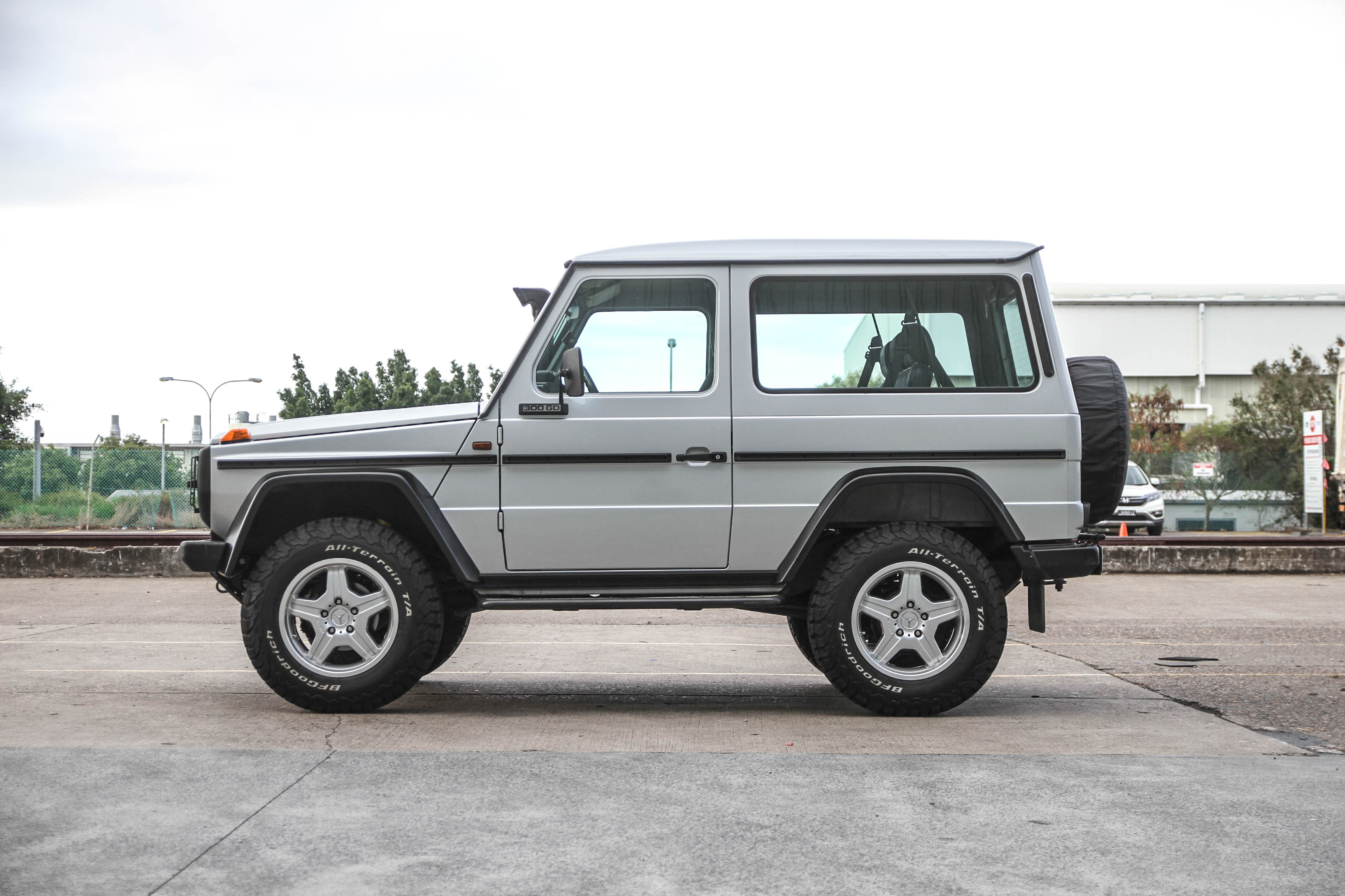 1986 MERCEDES-BENZ (W460) 300 GD SWB