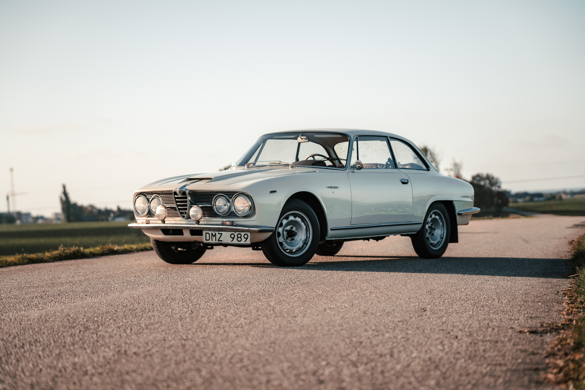 Alfa Romeo 2000 Sprint Bertone LookSmart skala .. | Köp på