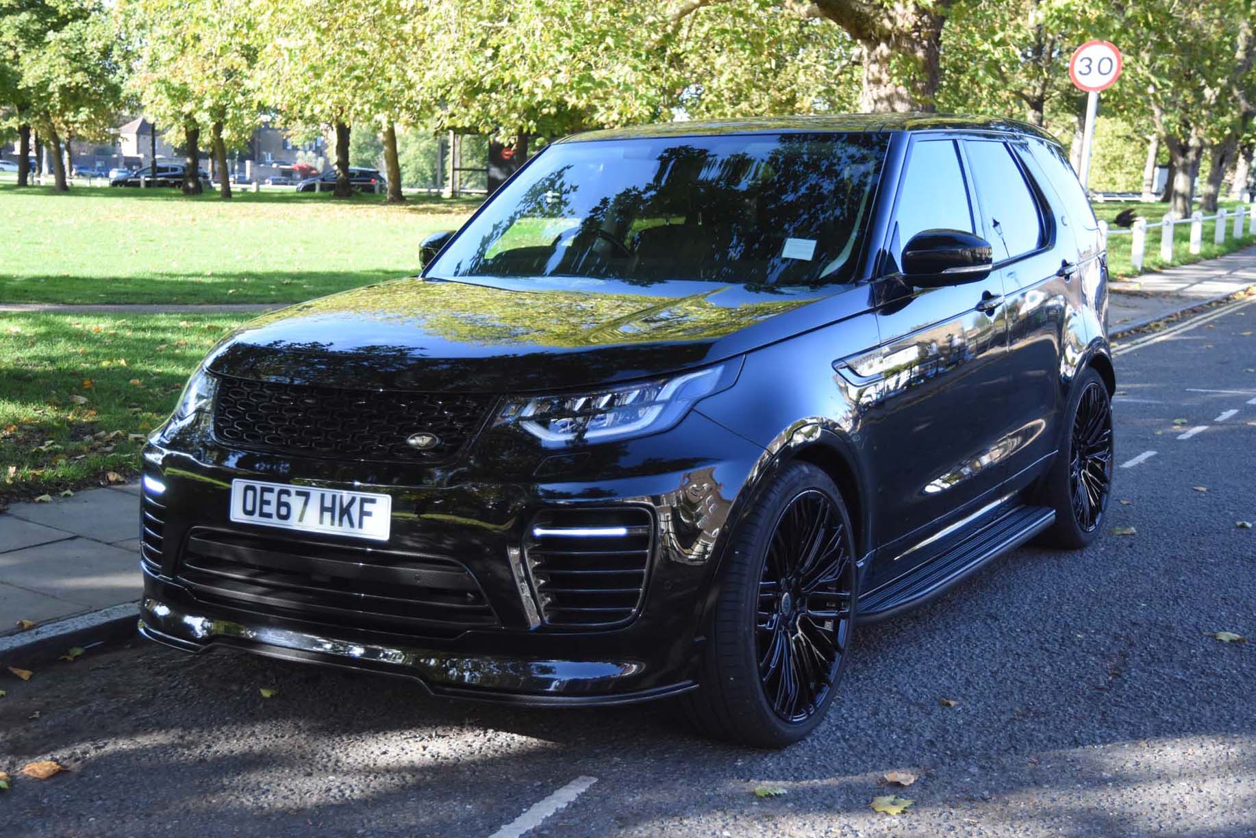 2017 LAND ROVER DISCOVERY HSE BY URBAN AUTOMOTIVE