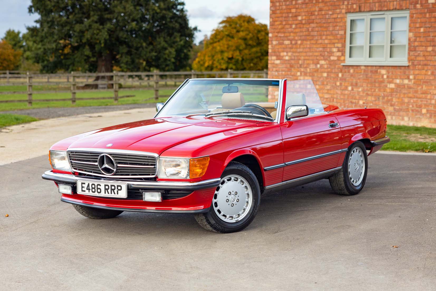 1987 MERCEDES-BENZ (R107) 560 SL - 21,516 MILES