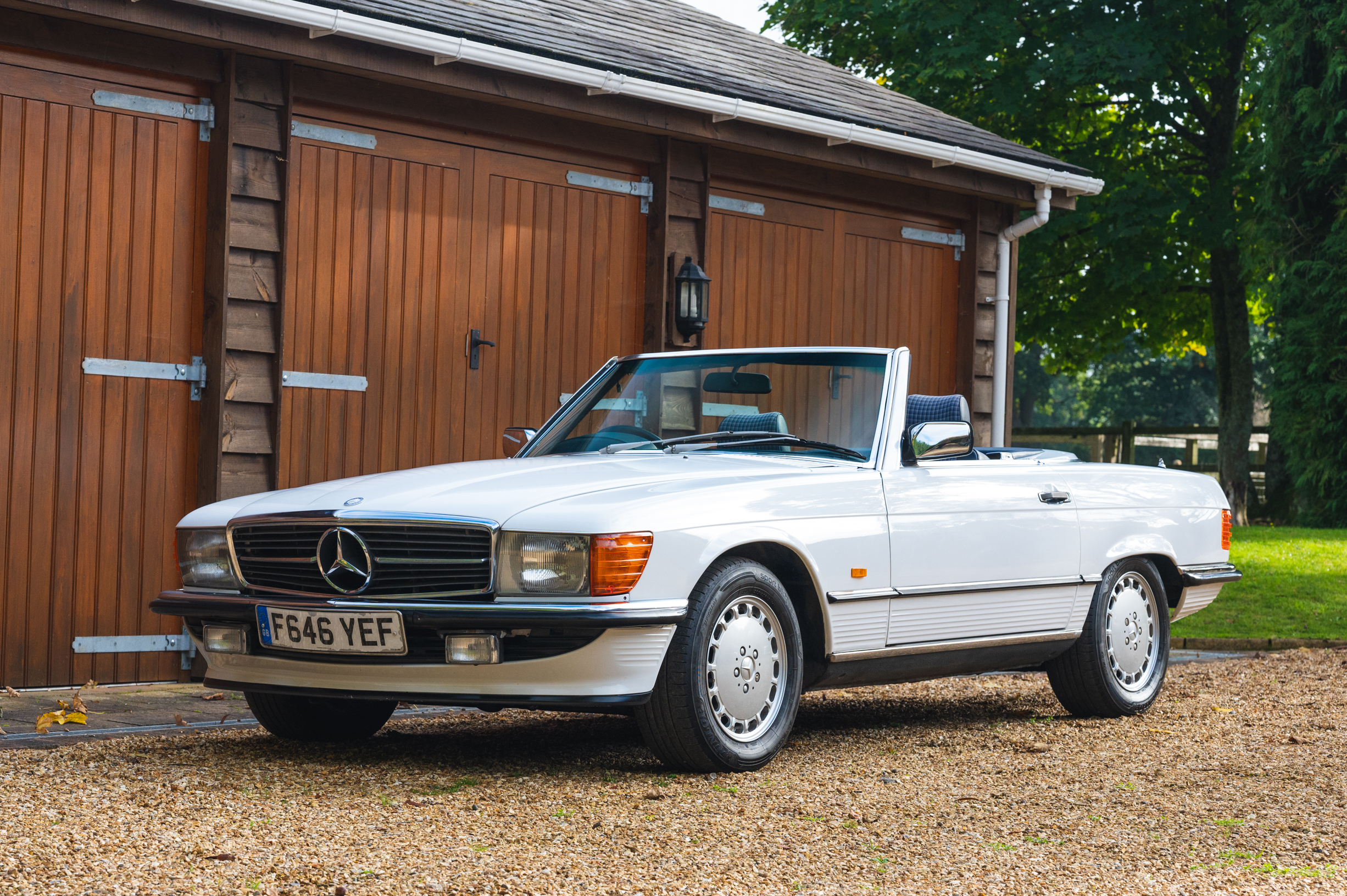 1988 MERCEDES-BENZ (R107) 300 SL