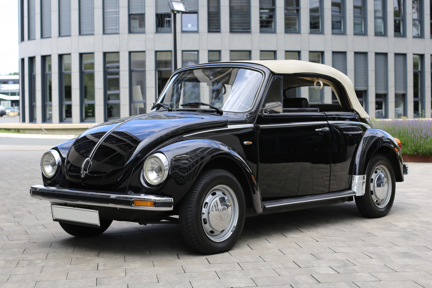 1976 VOLKSWAGEN BEETLE 1303 CABRIOLET