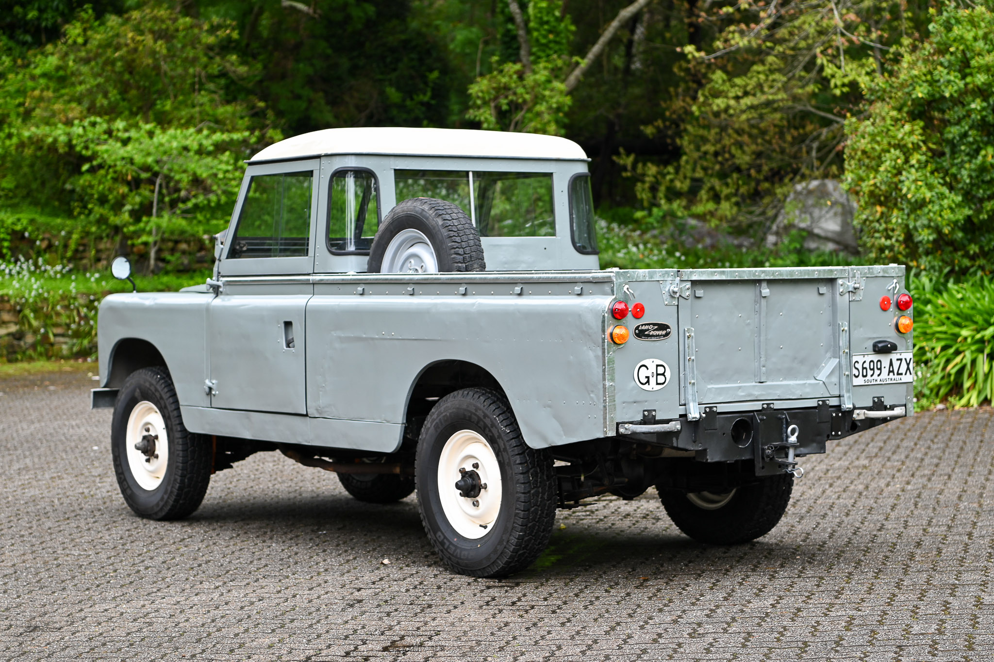 1962 LAND ROVER SERIES IIA 109