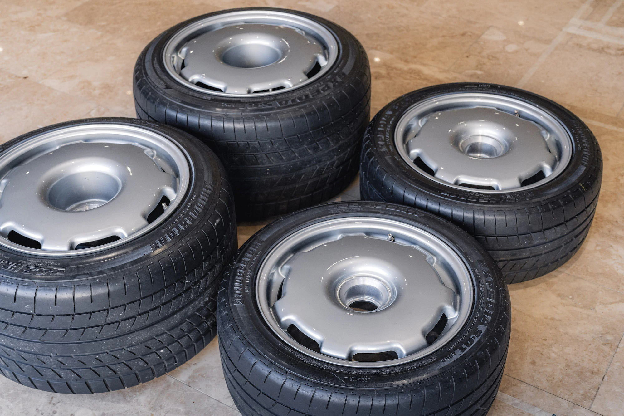 SET OF JAGUAR XJ220 WHEELS AND TYRES