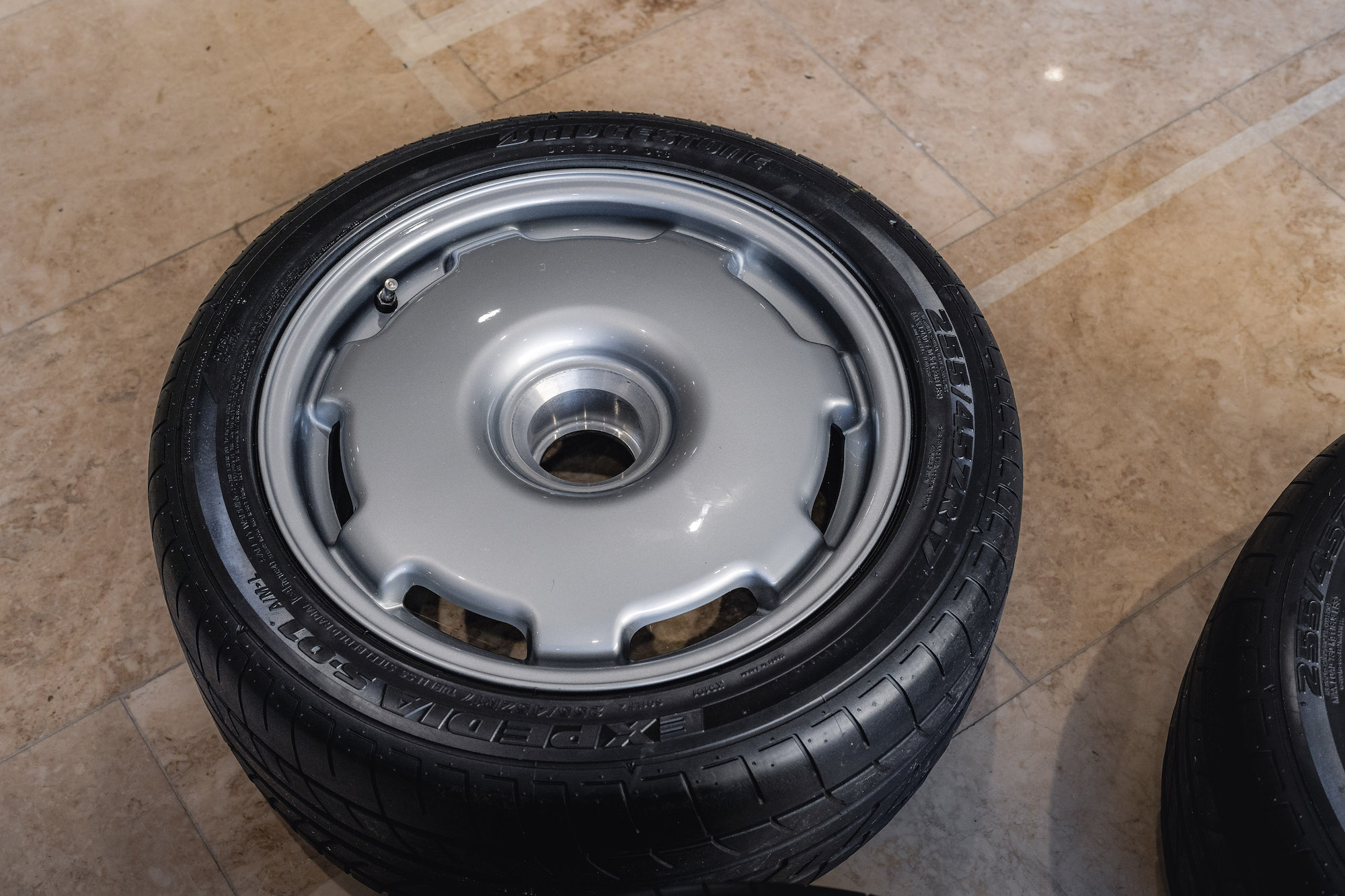 SET OF JAGUAR XJ220 WHEELS AND TYRES