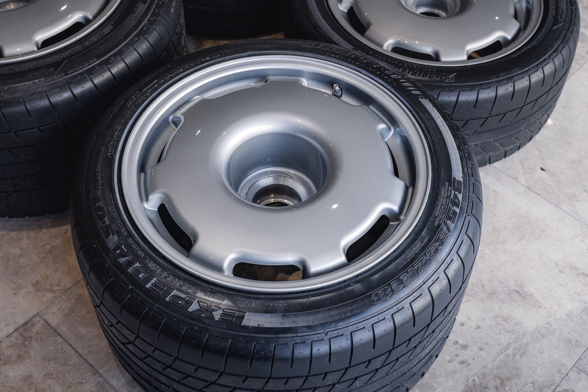 SET OF JAGUAR XJ220 WHEELS AND TYRES