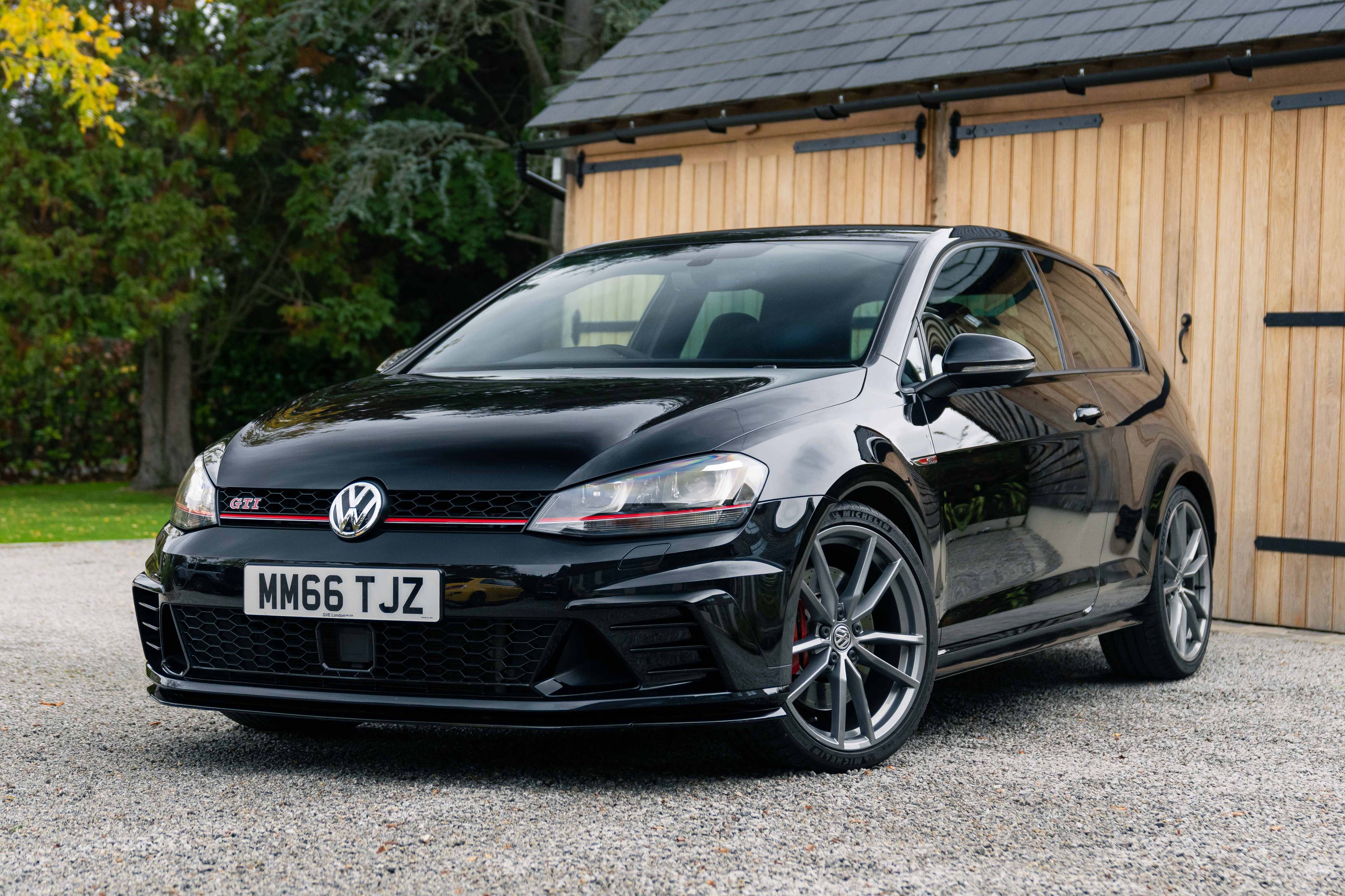 2016 VOLKSWAGEN GOLF (MK7) GTI CLUBSPORT S - 13,285 MILES