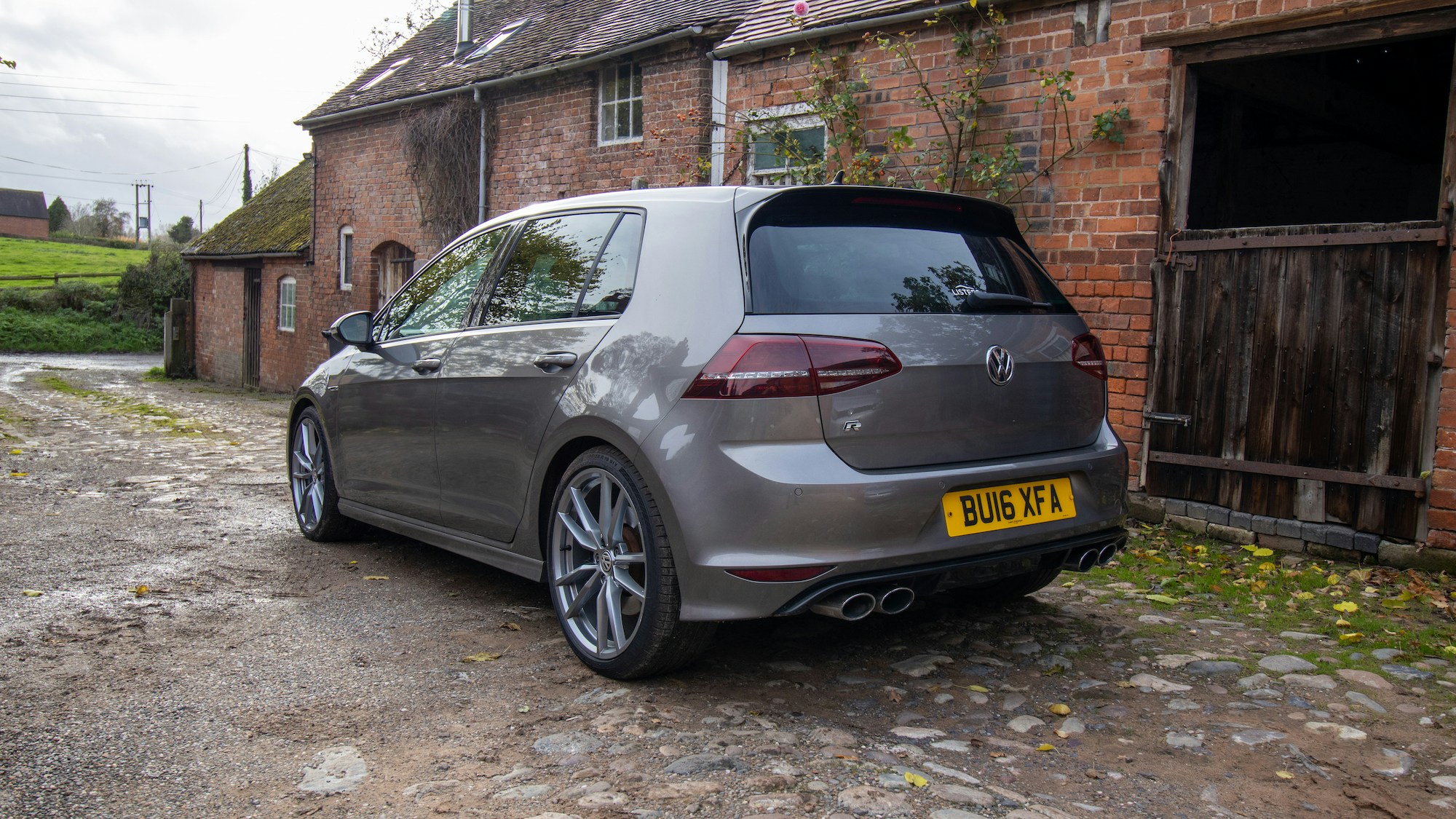 2016 VOLKSWAGEN GOLF (MK7) R