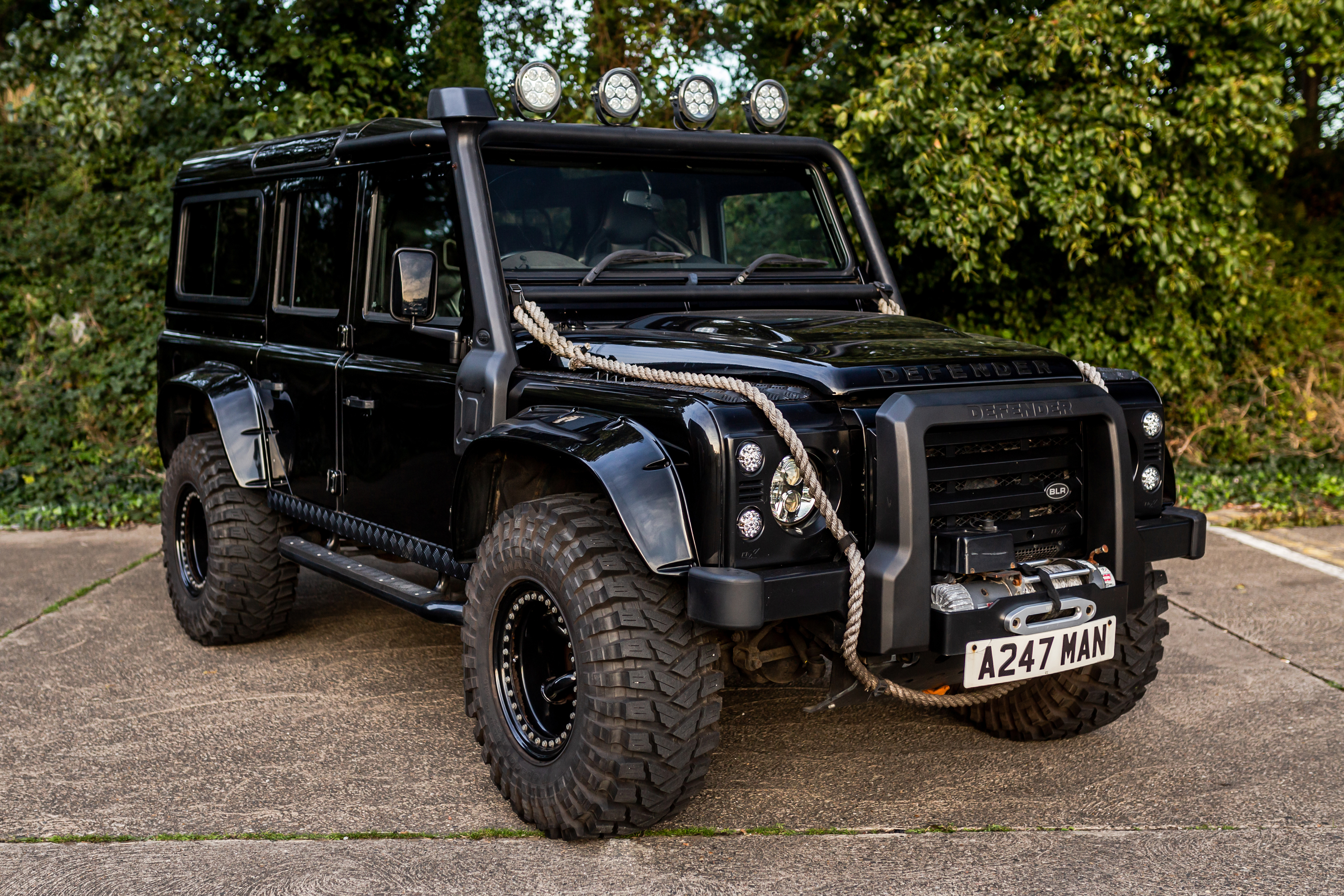 2009 LAND ROVER DEFENDER 110 XS STATION WAGON - 32,500 MILES