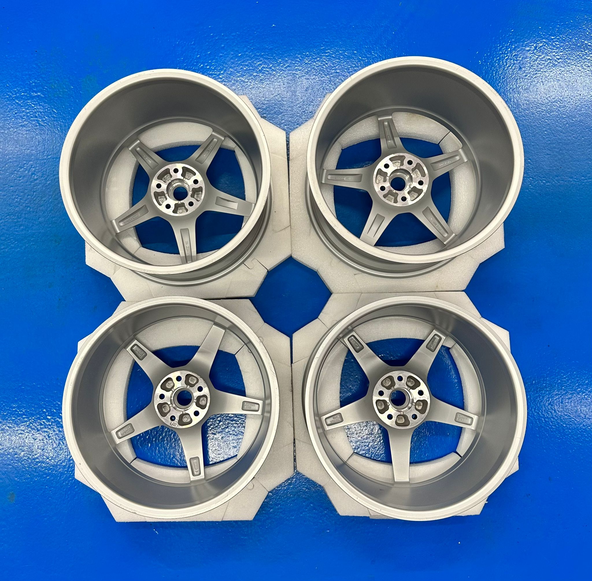 set-of-ferrari-488-wheels