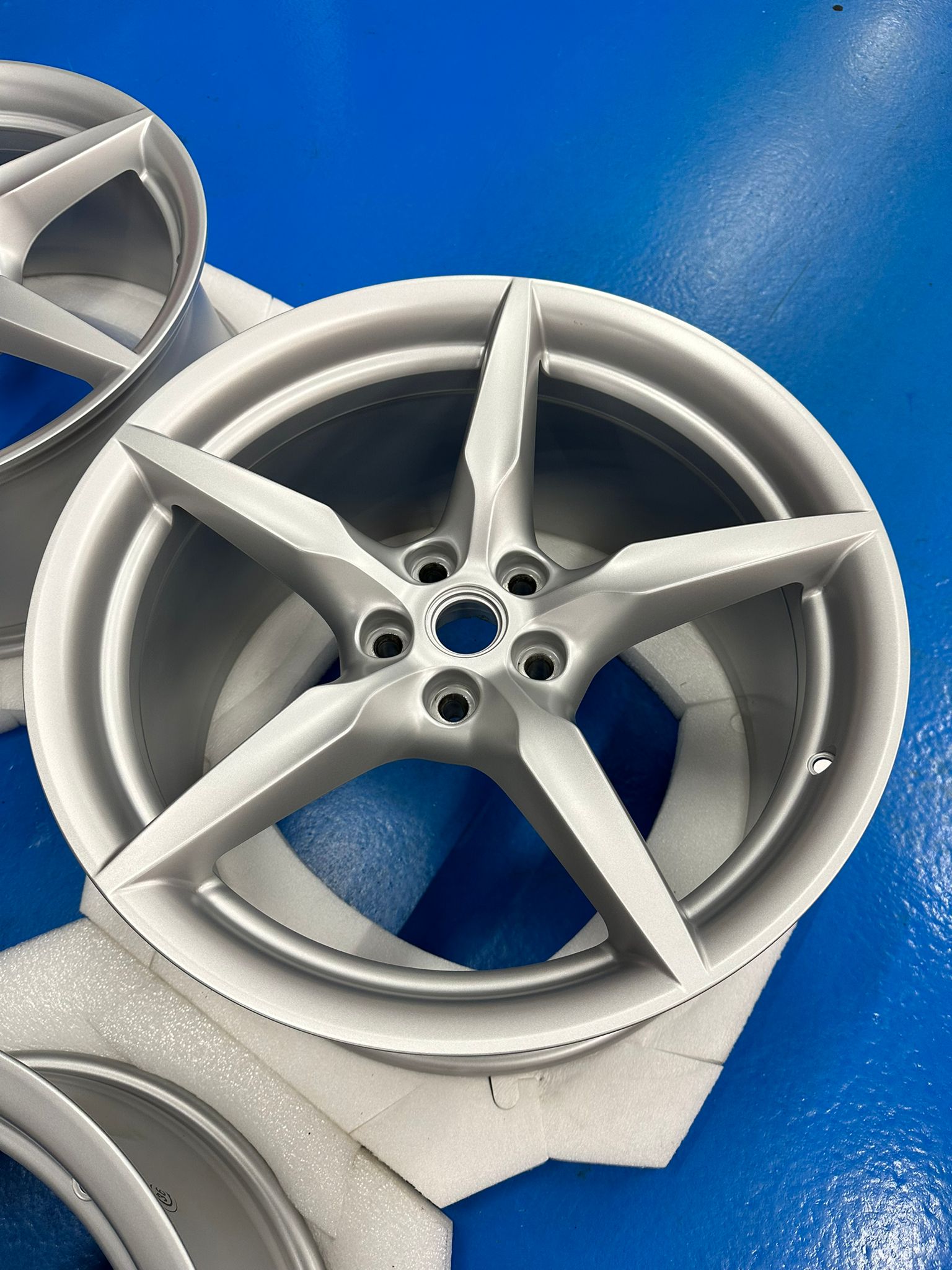 set-of-ferrari-488-wheels