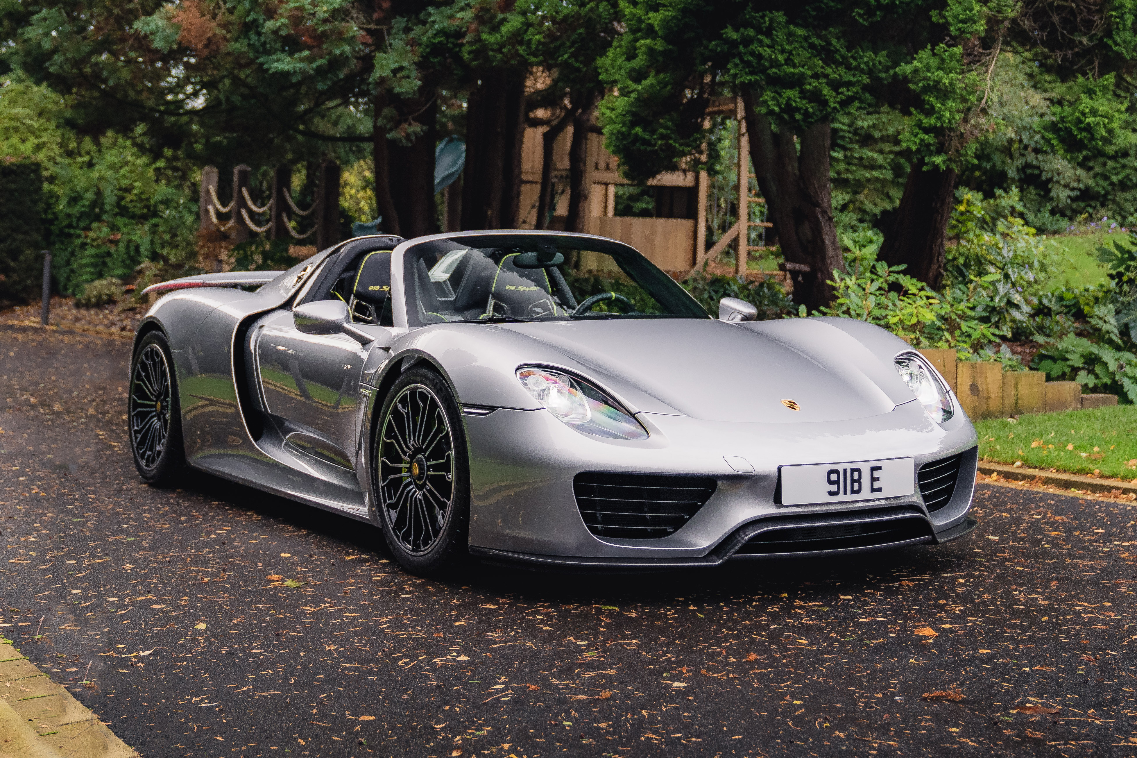 2015 PORSCHE 918 SPYDER