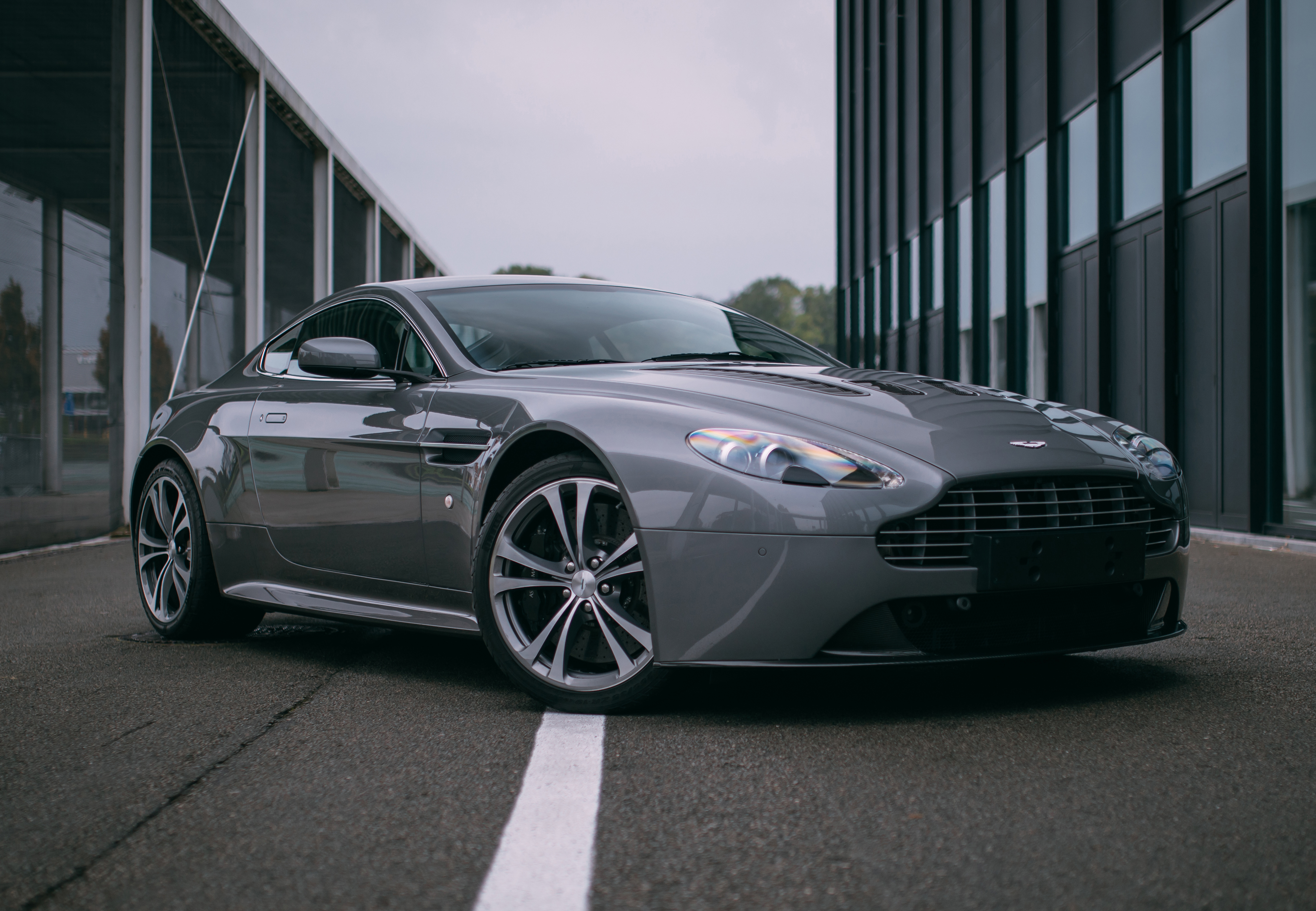 2010 ASTON MARTIN V12 VANTAGE - MANUAL