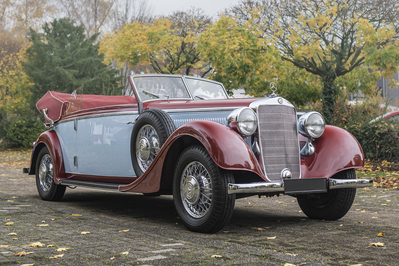 1939 MERCEDES-BENZ (W142) 320 IV CABRIOLET B