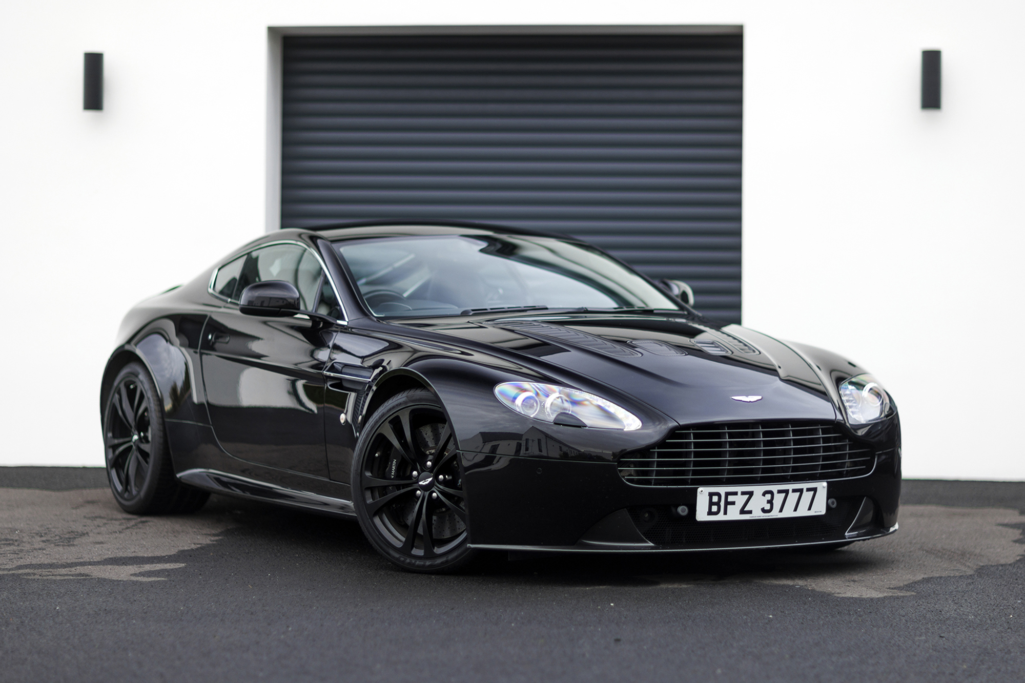 2013 ASTON MARTIN V12 VANTAGE - MANUAL