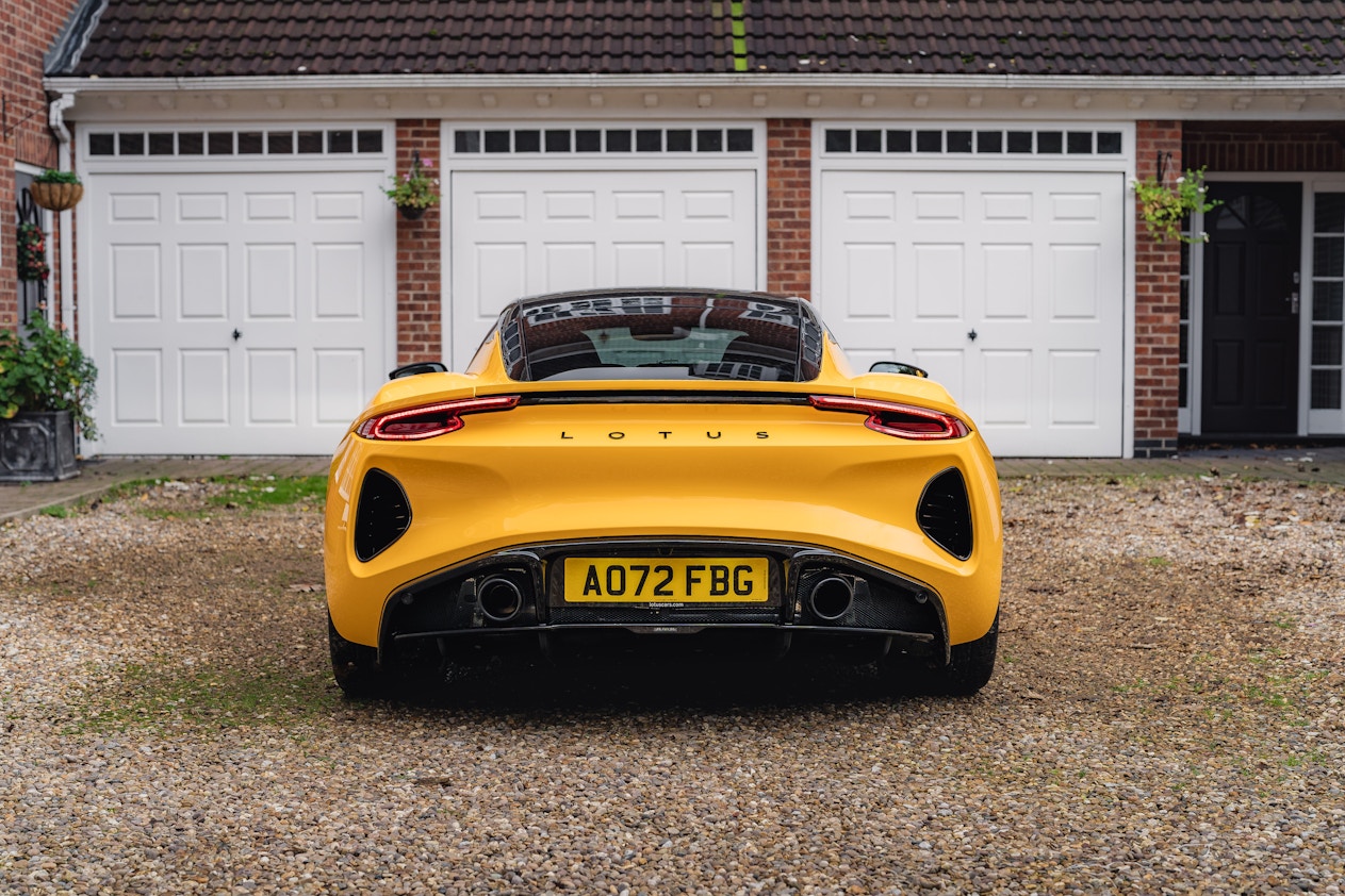 Aston Martin et Porsche intègrent le nouveau système Apple CarPlay