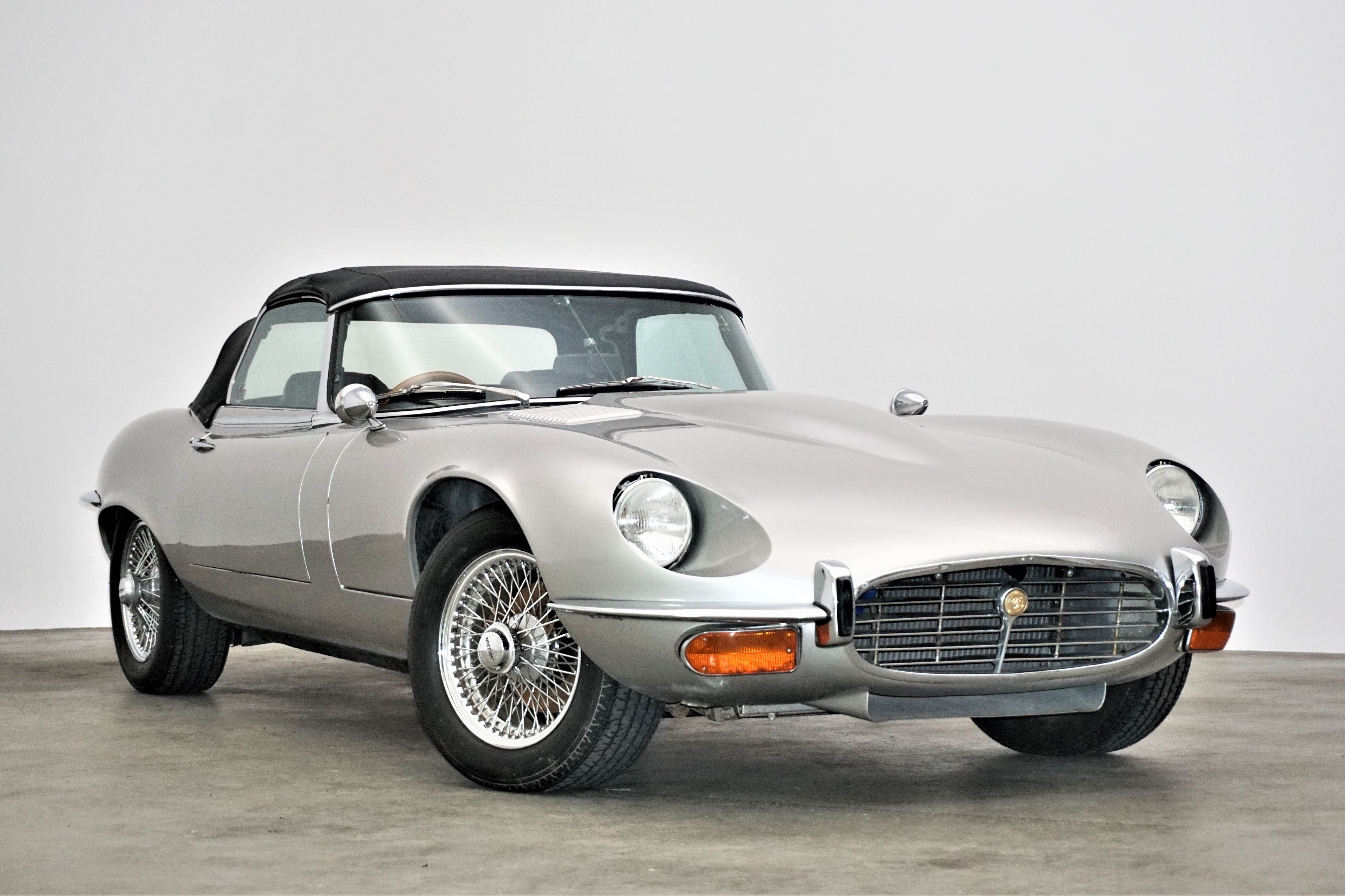 1974 JAGUAR E-TYPE SERIES 3 V12 ROADSTER - RHD