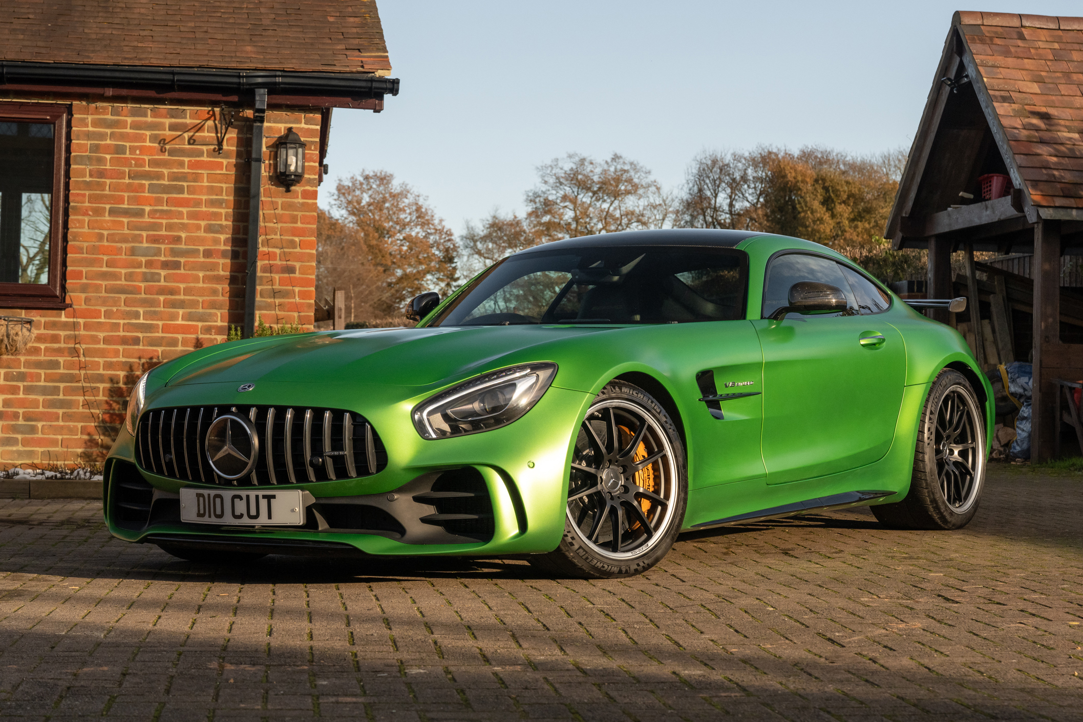 2017 MERCEDES-AMG GT R