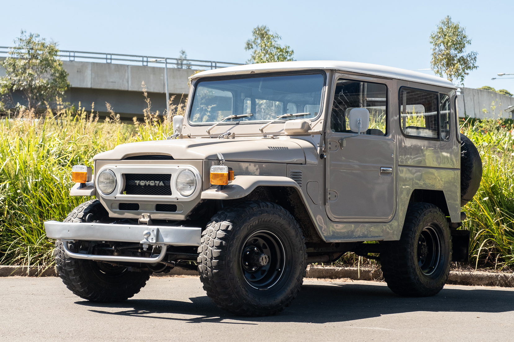 1977 TOYOTA FJ40 LAND CRUISER