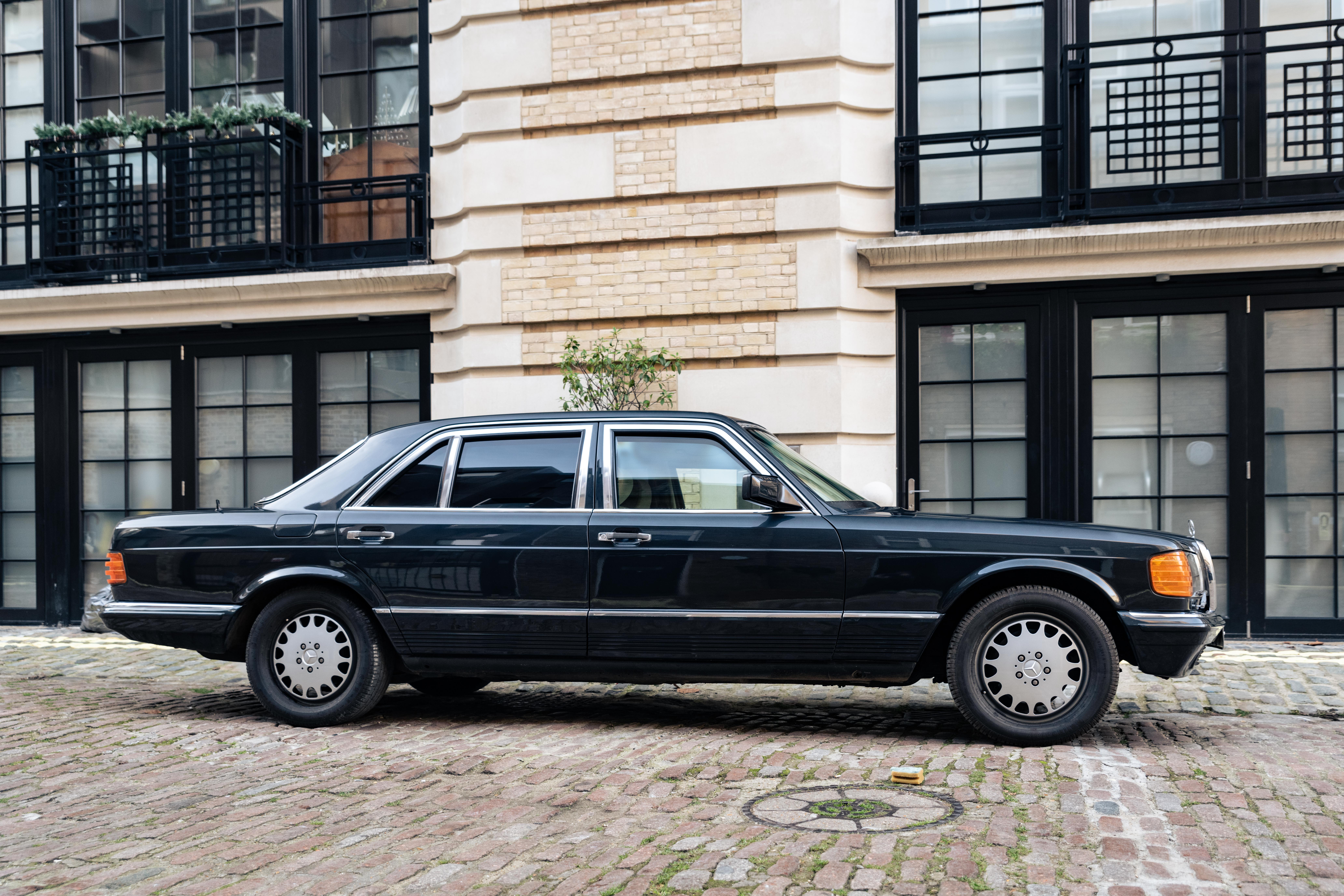 Mercedes Benz W126 500 Sel Cathedral Classics