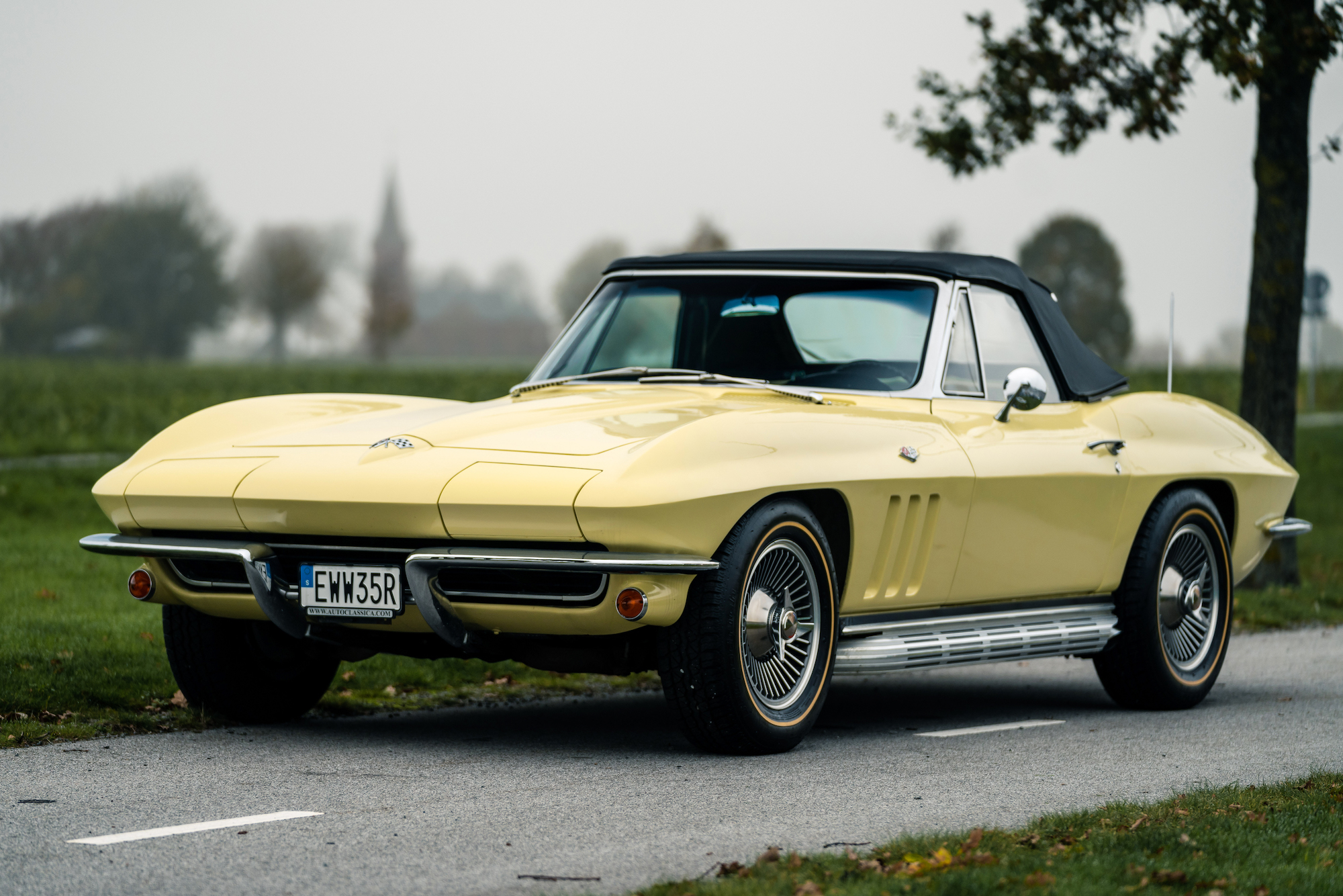 1965 CHEVROLET CORVETTE STINGRAY (C2) CONVERTIBLE - 55,368 KM