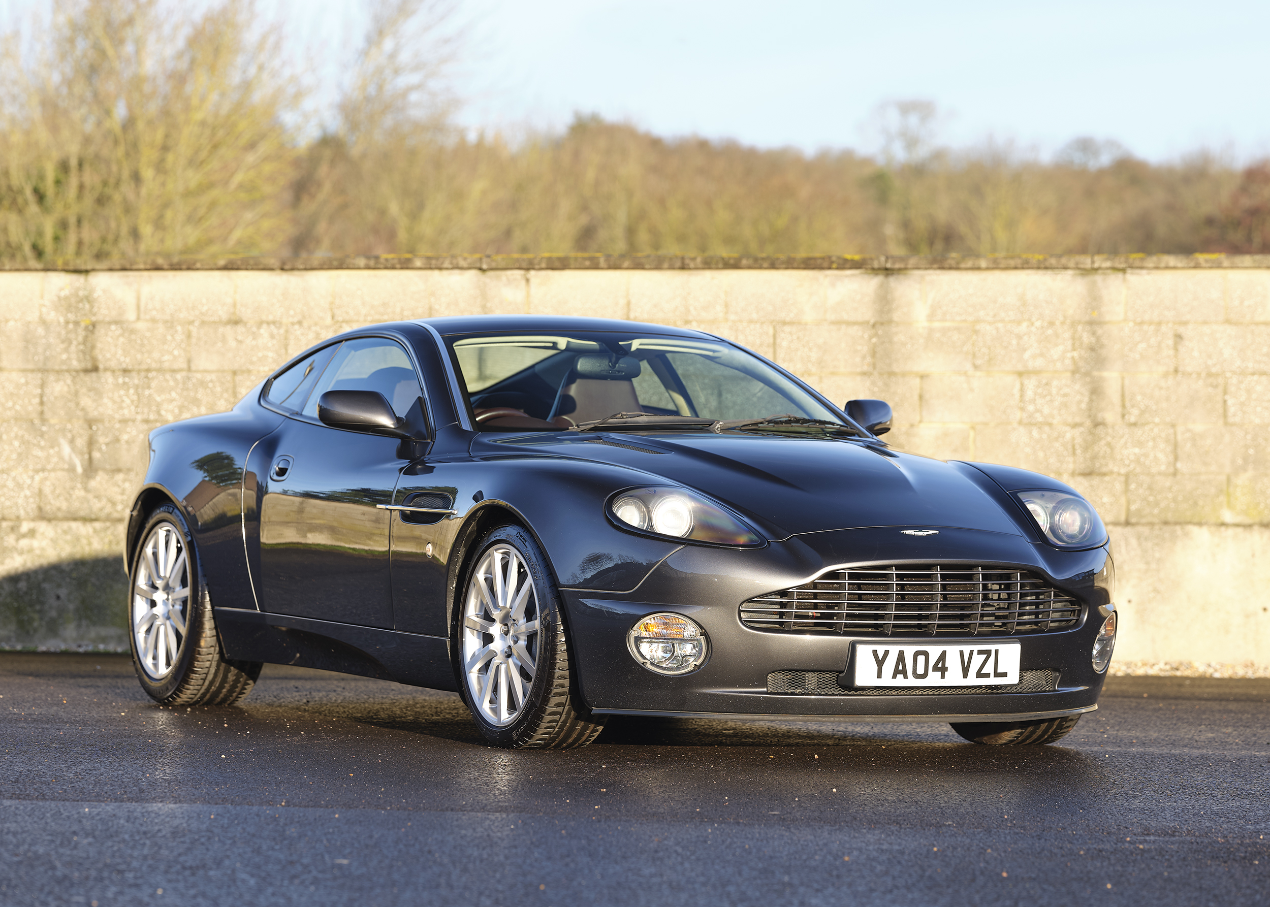 2004 ASTON MARTIN VANQUISH