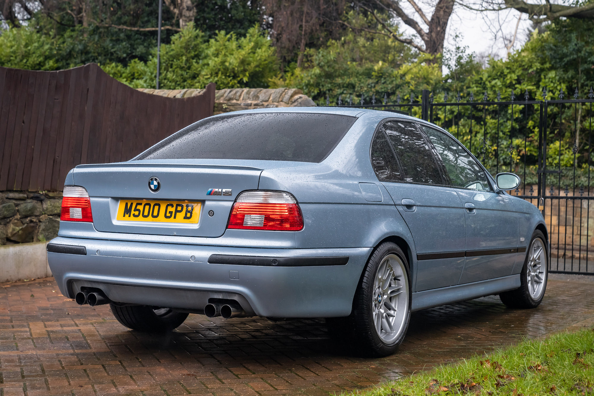 2001 BMW (E39) M5