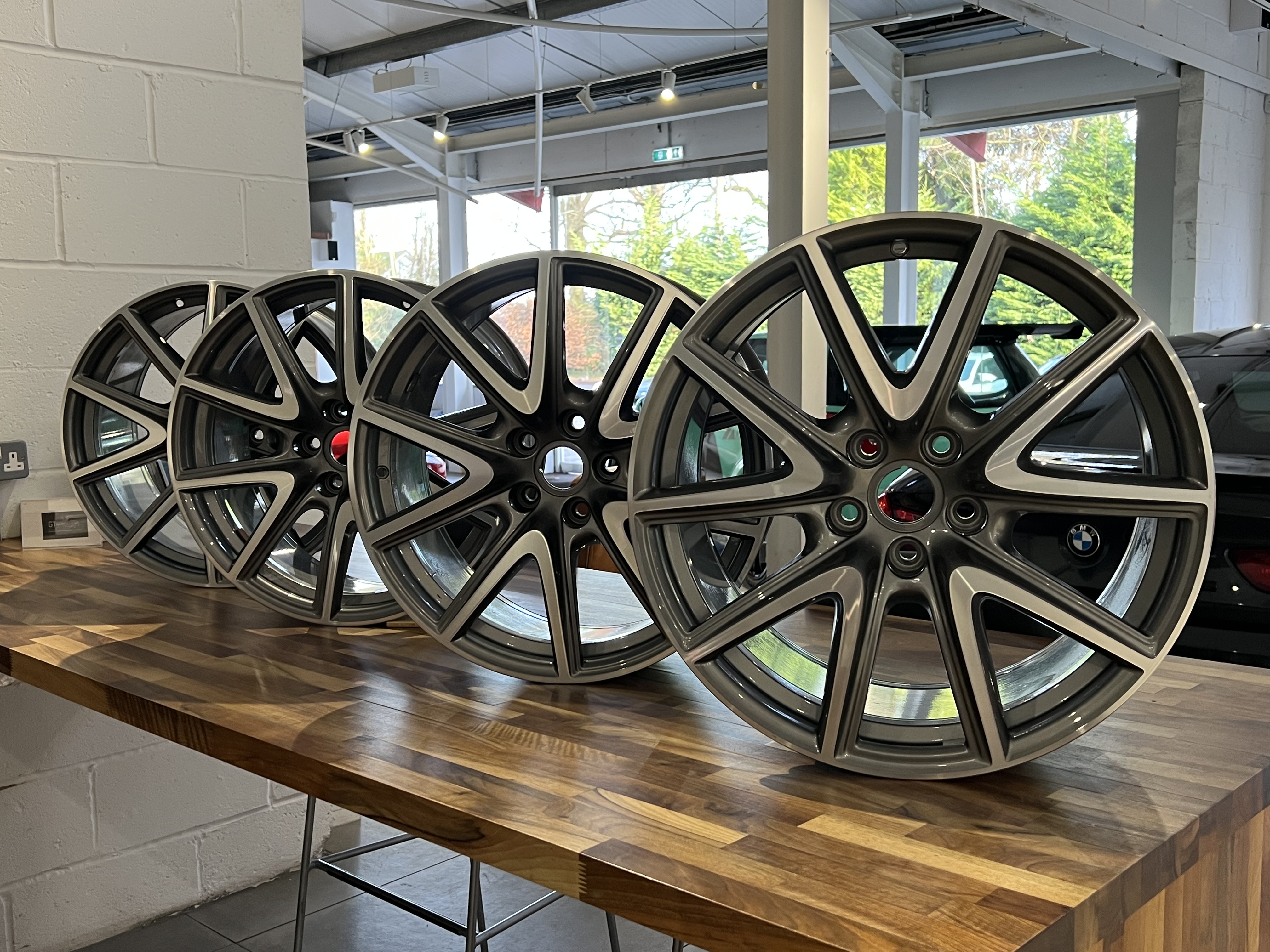 SET OF ASTON MARTIN VANTAGE WHEELS