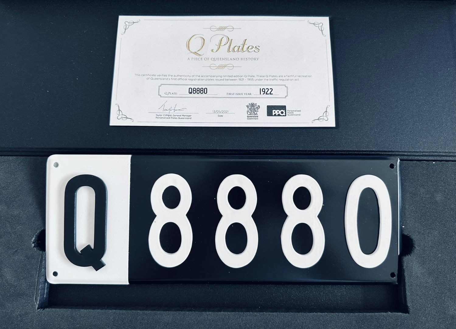 'Q8880' QUEENSLAND HERITAGE NUMBER PLATE