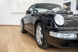 P45665 - 964551032015FV - Tapis adhésif - Noir / Noir (5FV) / DROIT pour  Porsche 964 / 911 Carrera 2/4 / 1990 / 964 carrera 2 / Targa / Boite auto
